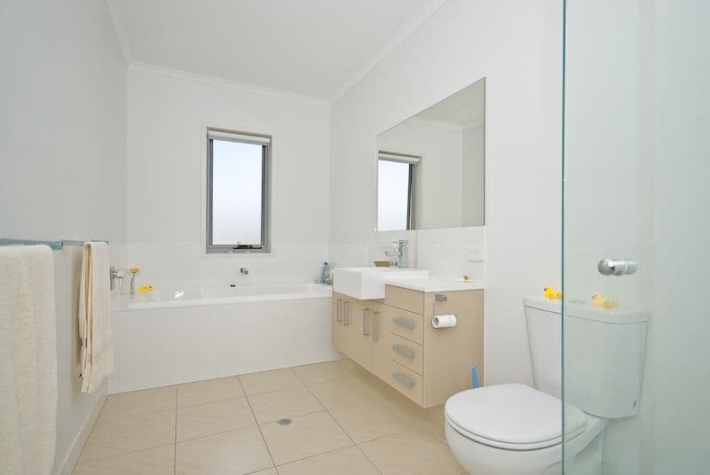 37 Hillside Circuit, CHERMSIDE WEST QLD 4032, Chermside West - Thumbnail 6