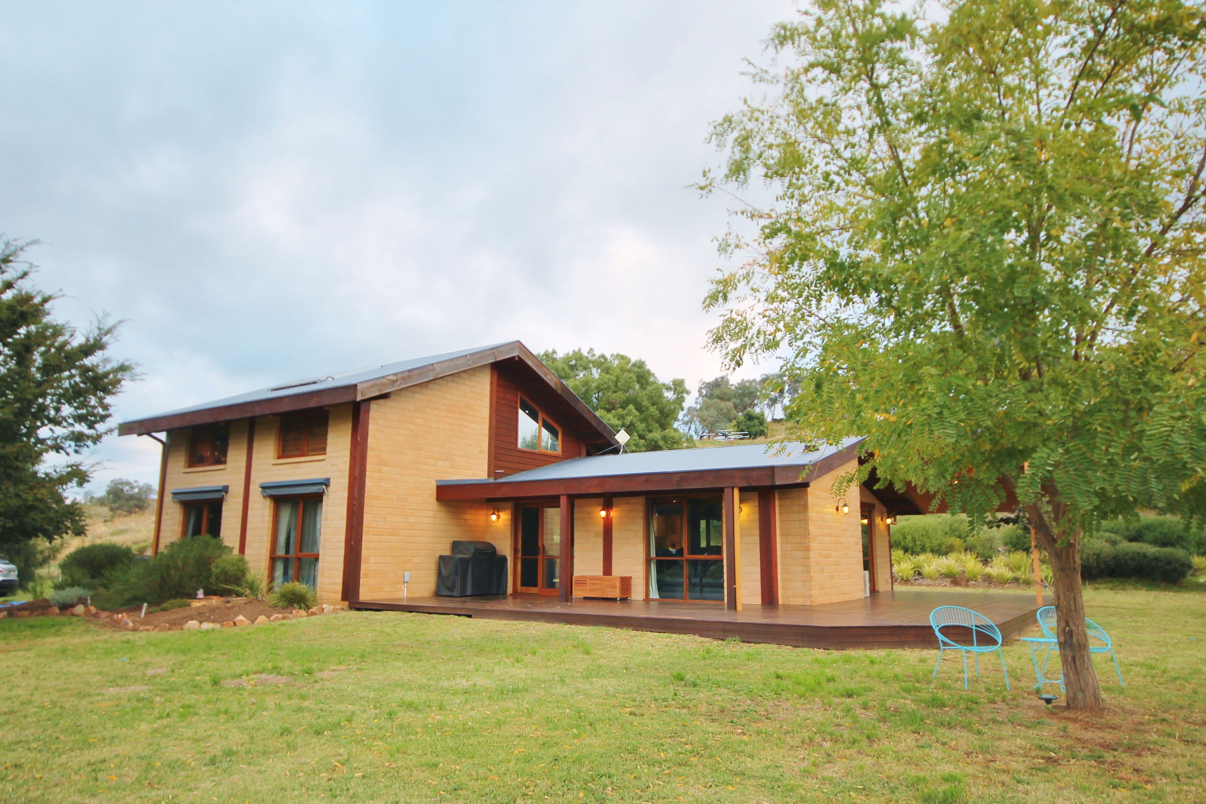 16 Goldview Close, Young - Thumbnail 2