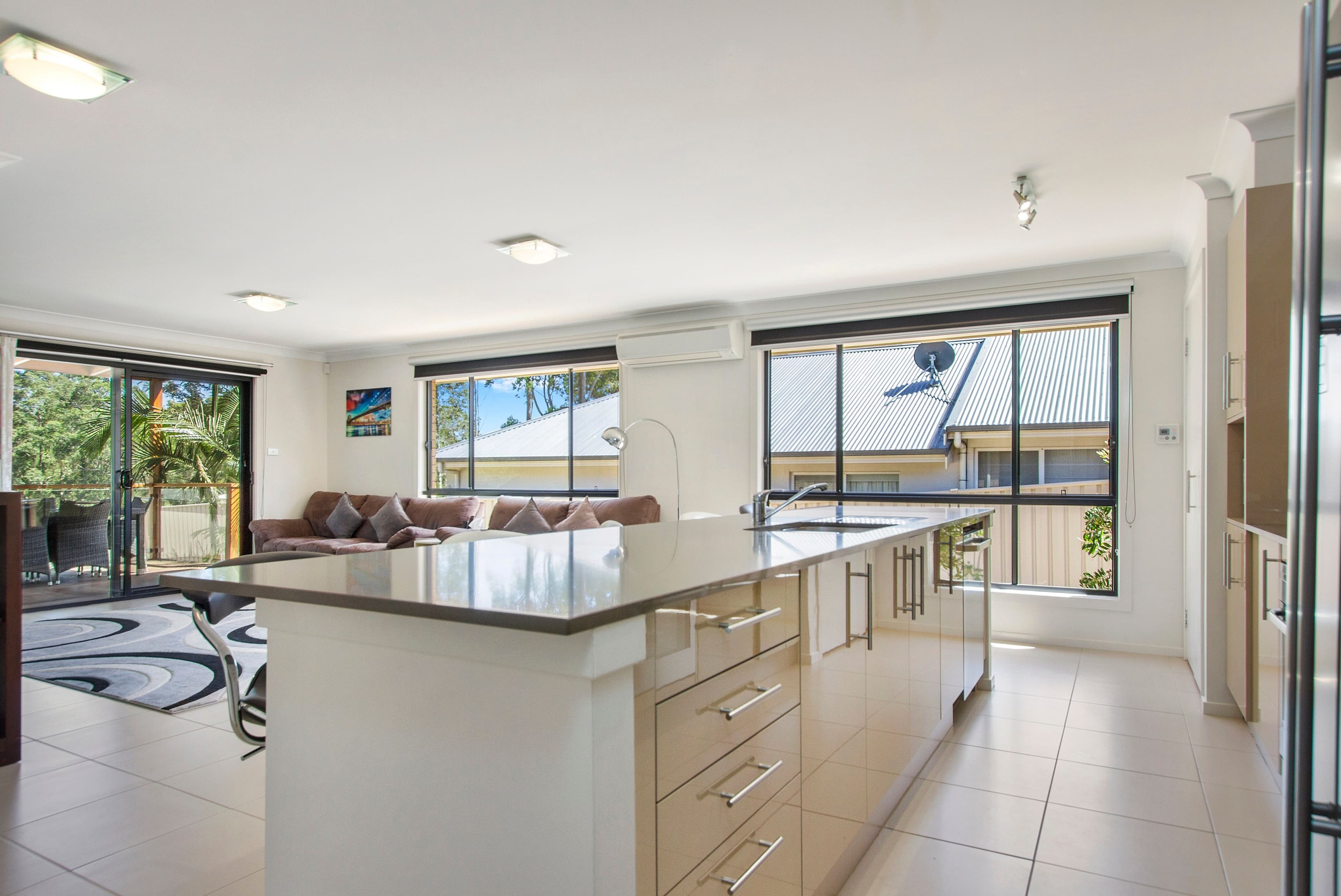 20 Freycinet Drive, Sunshine Bay - Thumbnail 2