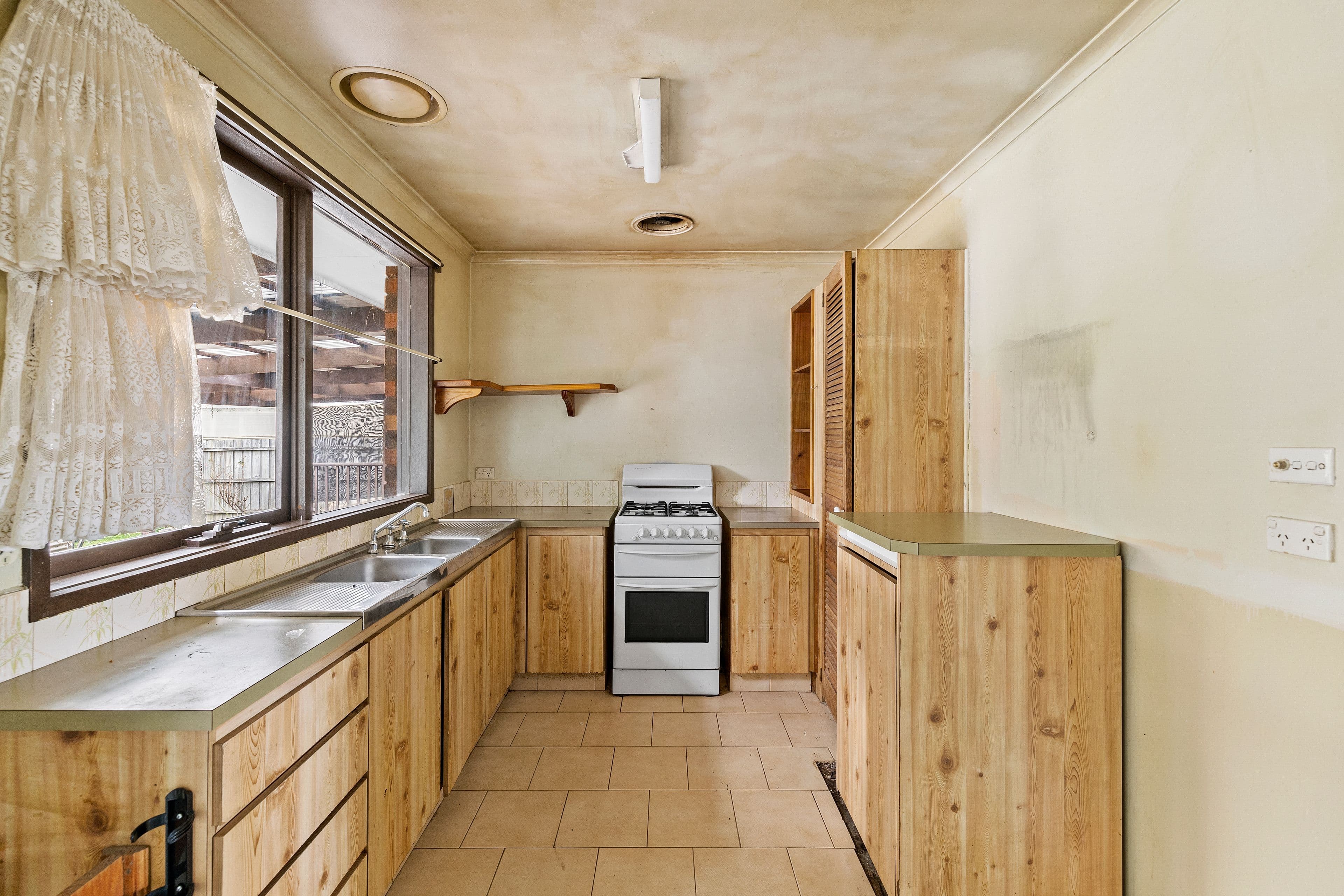 13 Westburn Grove, Scoresby VIC 3179, Scoresby - Thumbnail 6