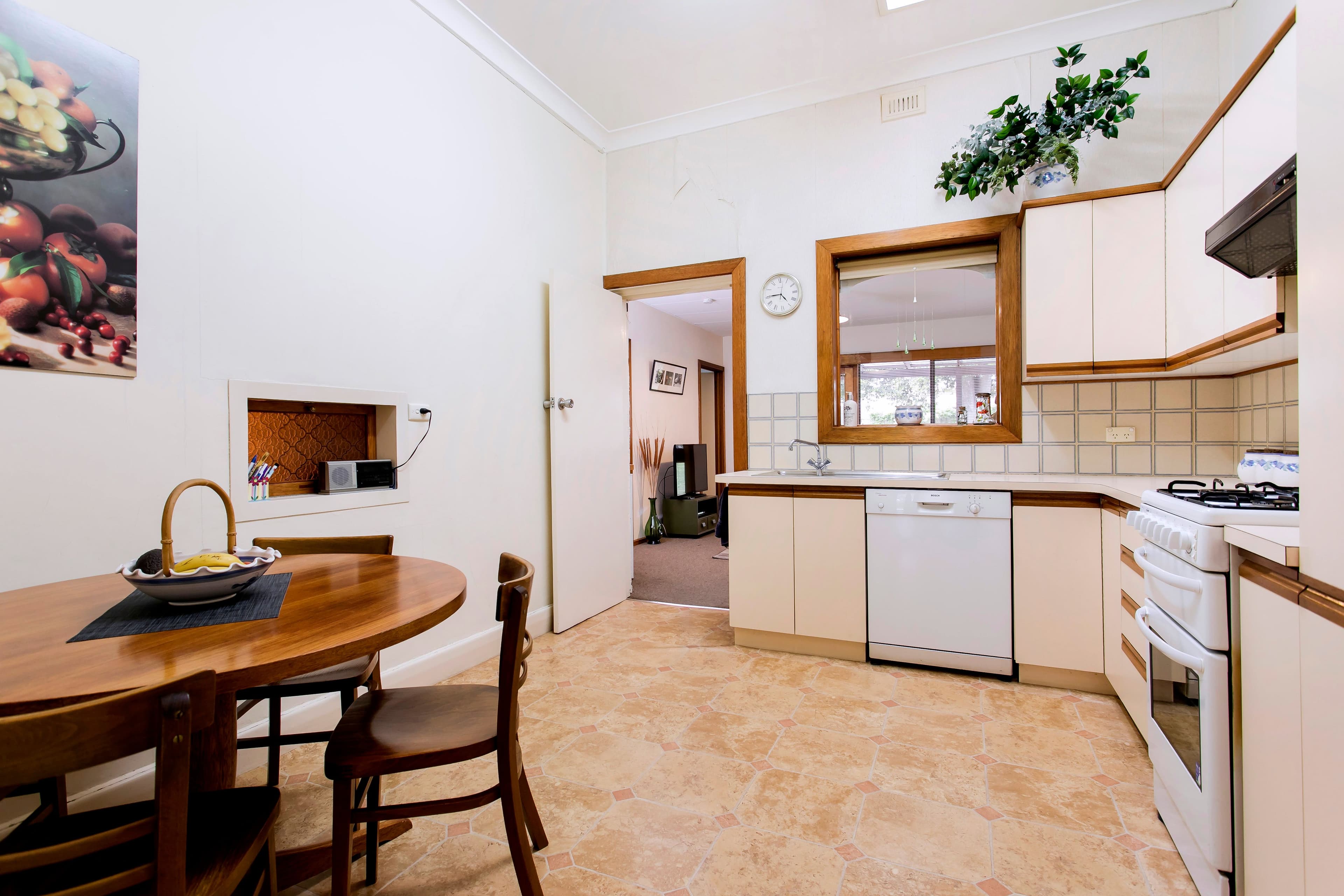 4 White Street, Point Vernon, Point Vernon - Thumbnail 3