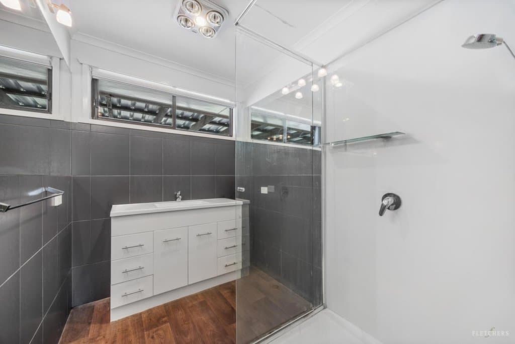 10 Hermitage Avenue, Mount Clear - Thumbnail 6