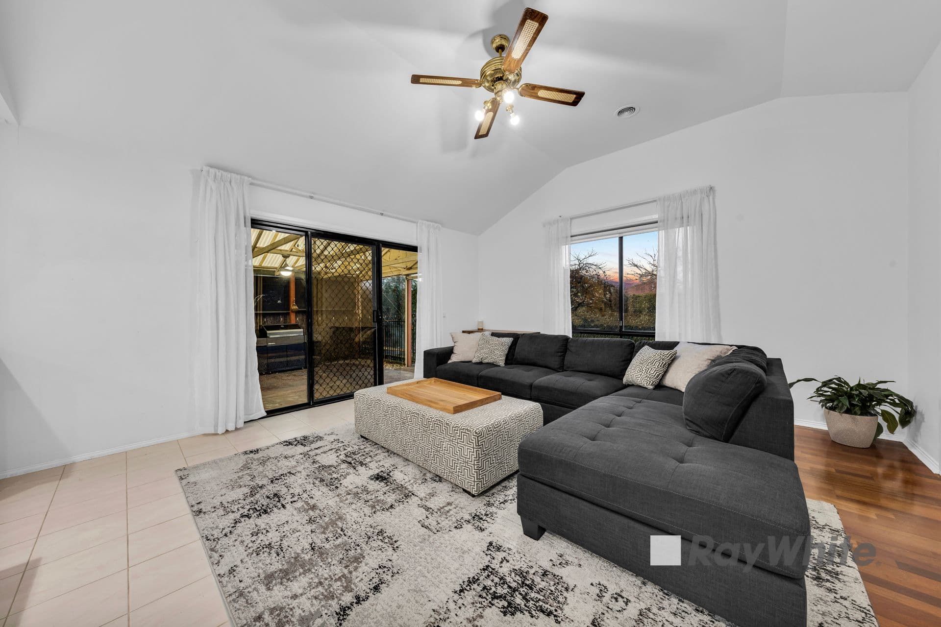 5 Shamrock Close, Narre Warren South VIC 3805, Narre Warren South - Thumbnail 4