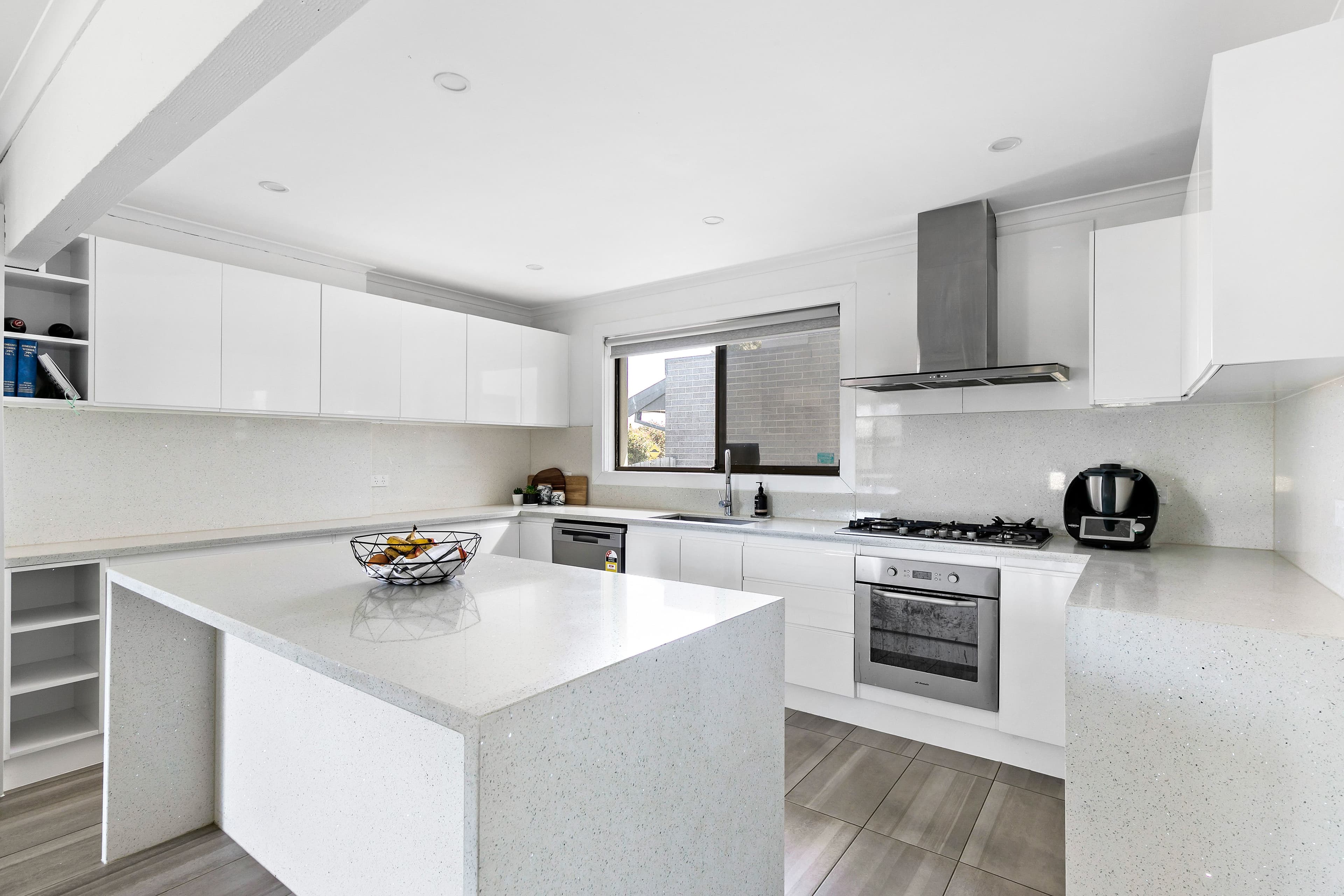47 Broadmeadows Road, Tullamarine VIC 3043, Tullamarine - Thumbnail 2