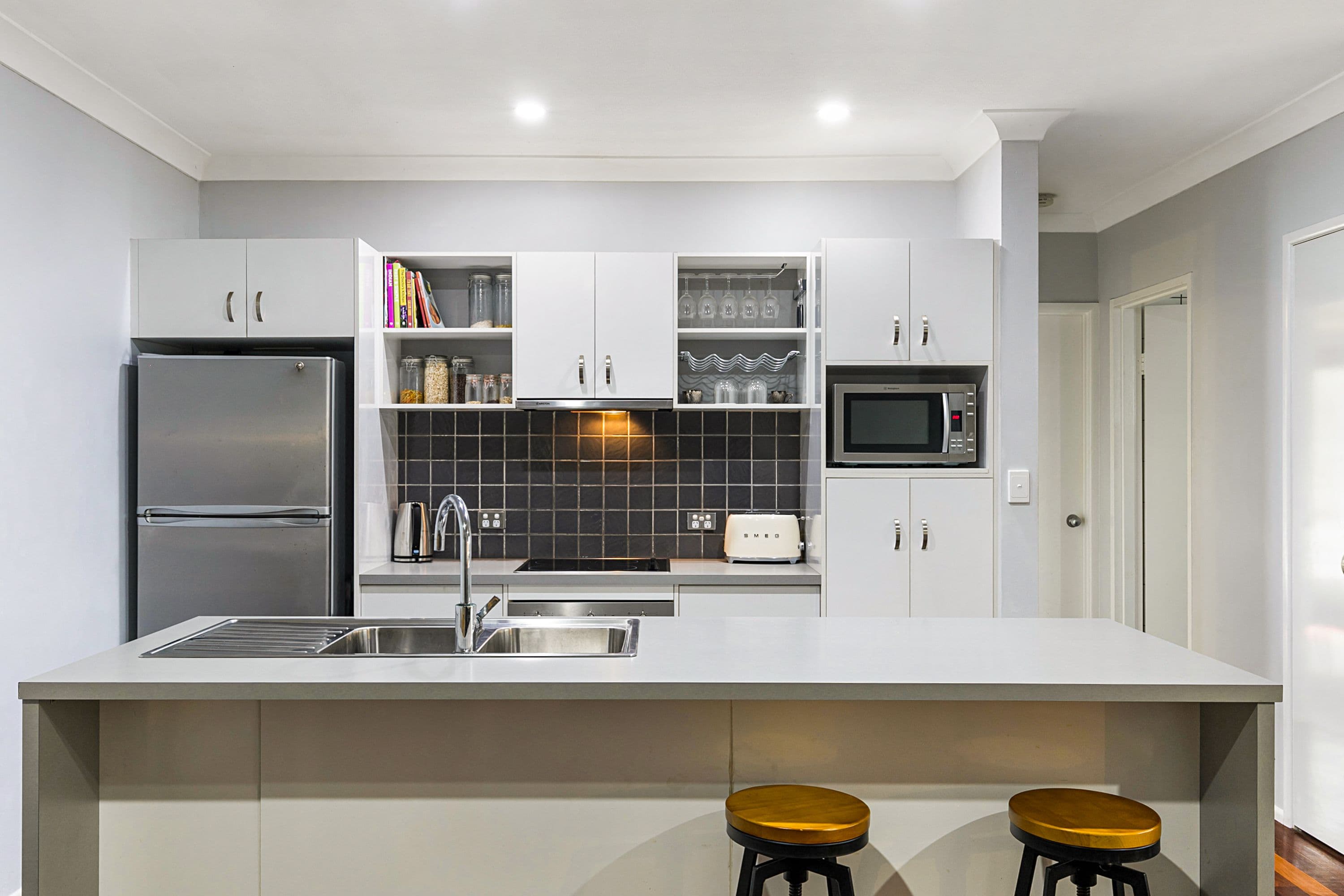 26 Navy Street, Holland Park West QLD 4121, Holland Park West - Thumbnail 2