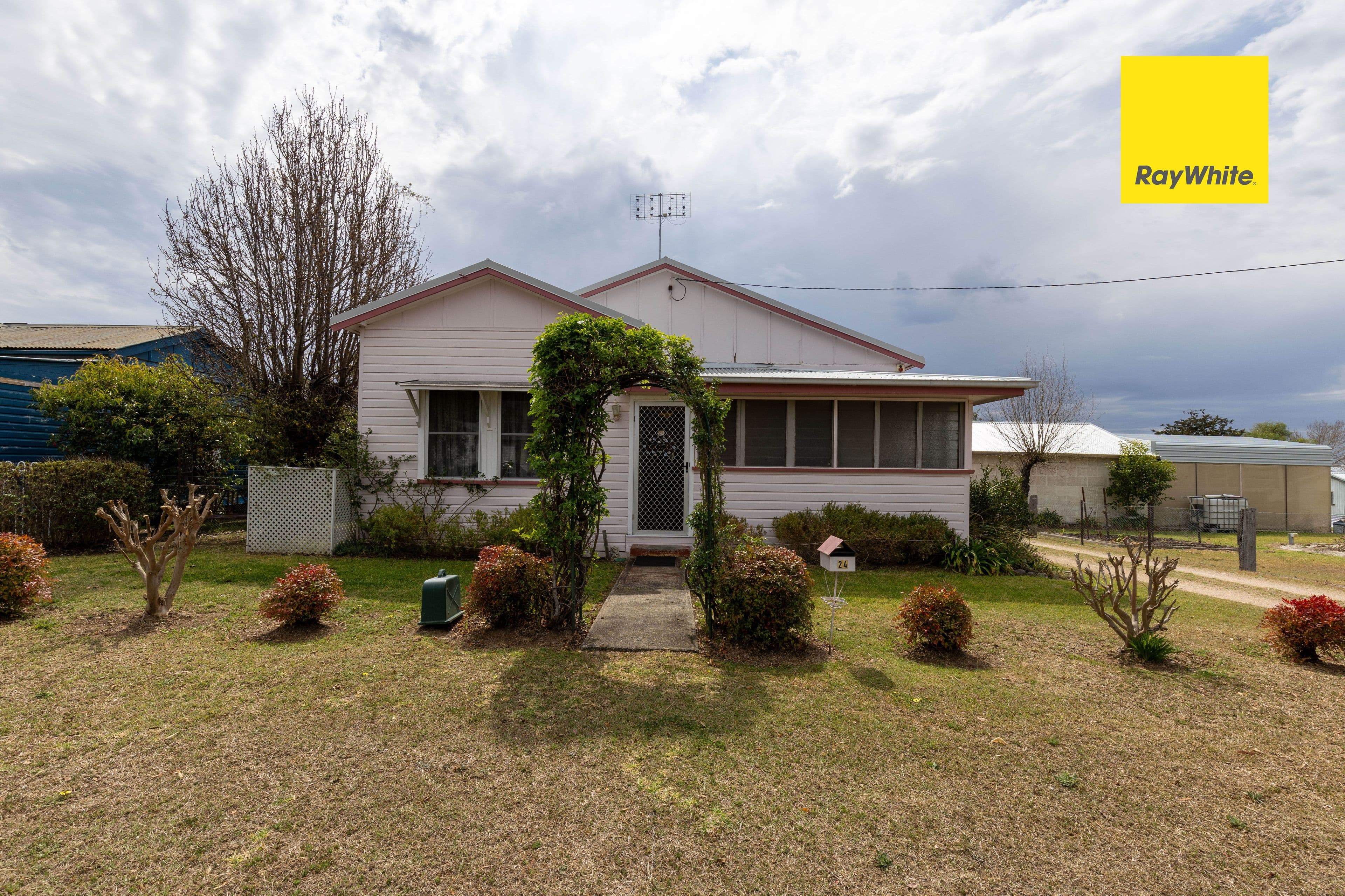 24 Frazer Street, Ashford NSW 2361, Ashford - Image 1