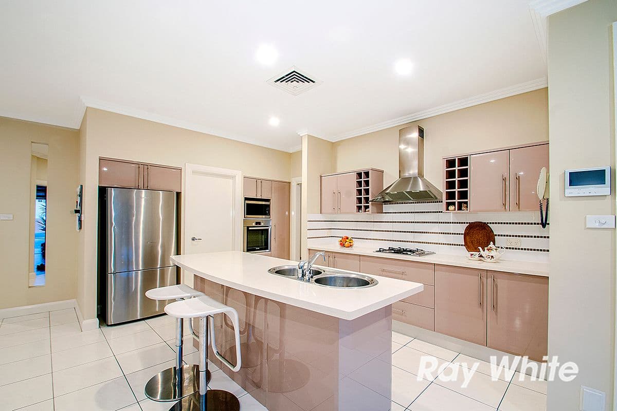 7 Chepstow Drive, Castle Hill - Thumbnail 3