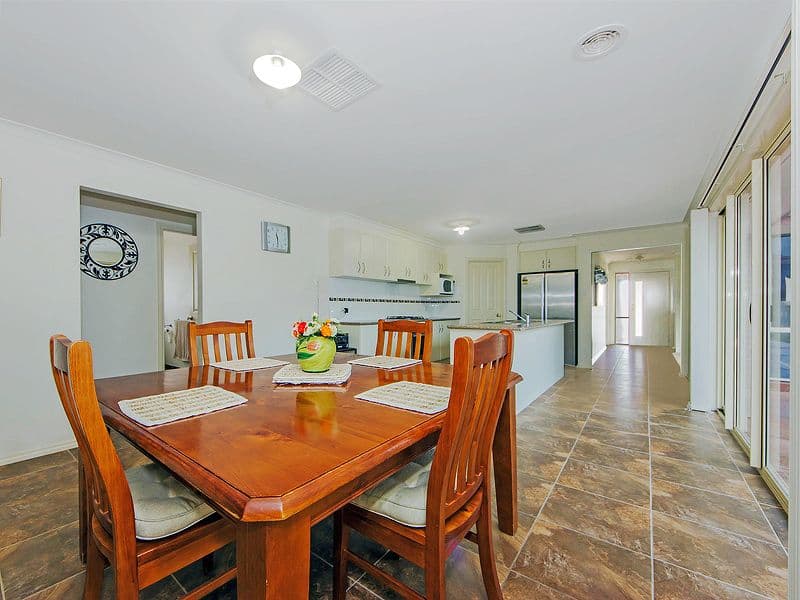 30 Jacaranda Drive, TAYLORS HILL VIC 3037, Taylors Hill - Thumbnail 5