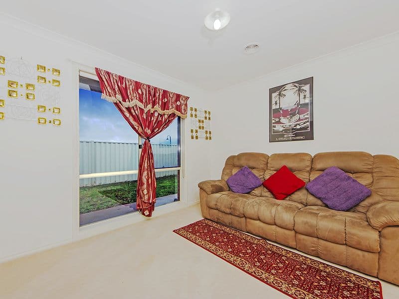 30 Jacaranda Drive, TAYLORS HILL VIC 3037, Taylors Hill - Thumbnail 8