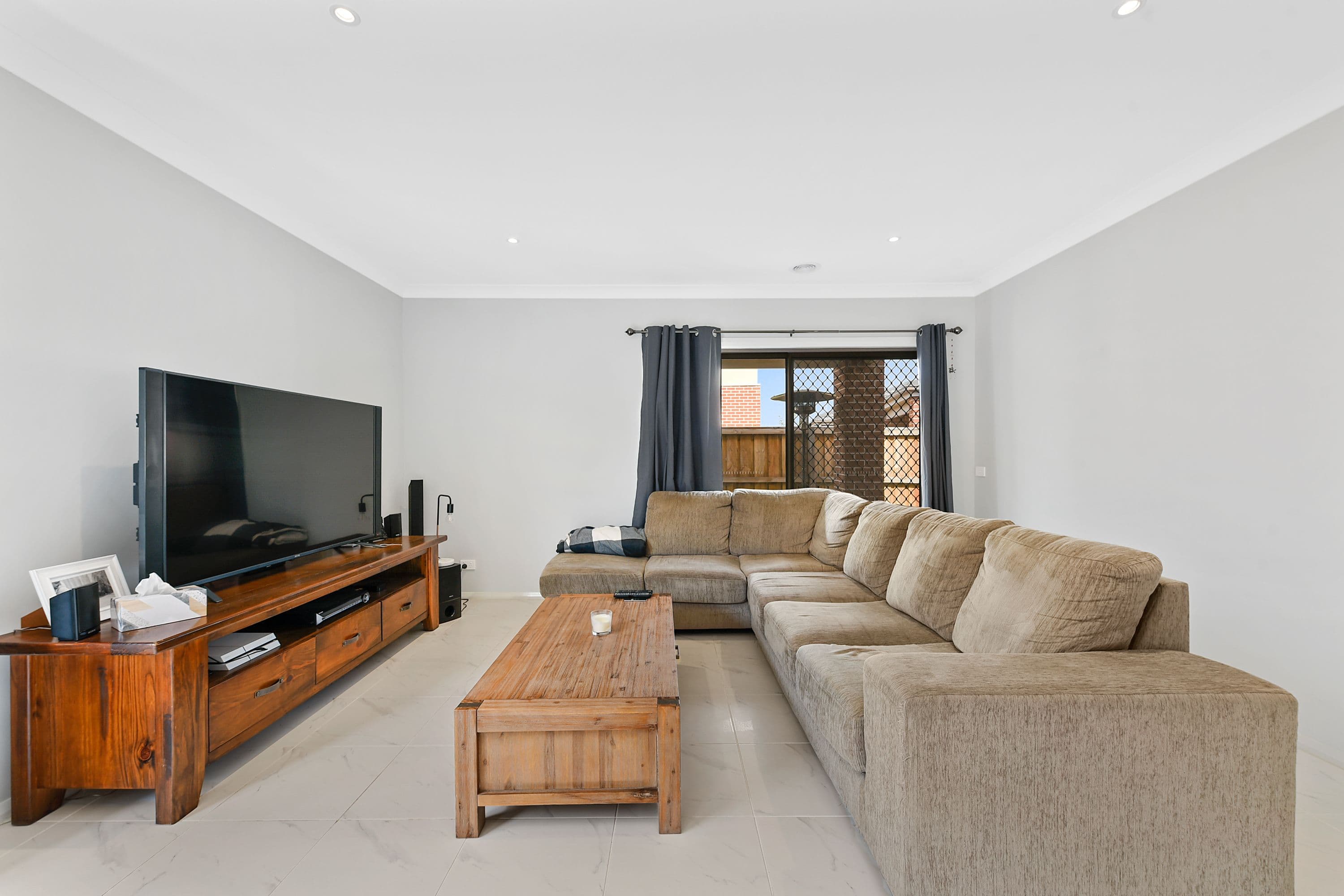 25 Ascot Park Drive, Pakenham VIC 3810, Pakenham - Thumbnail 2