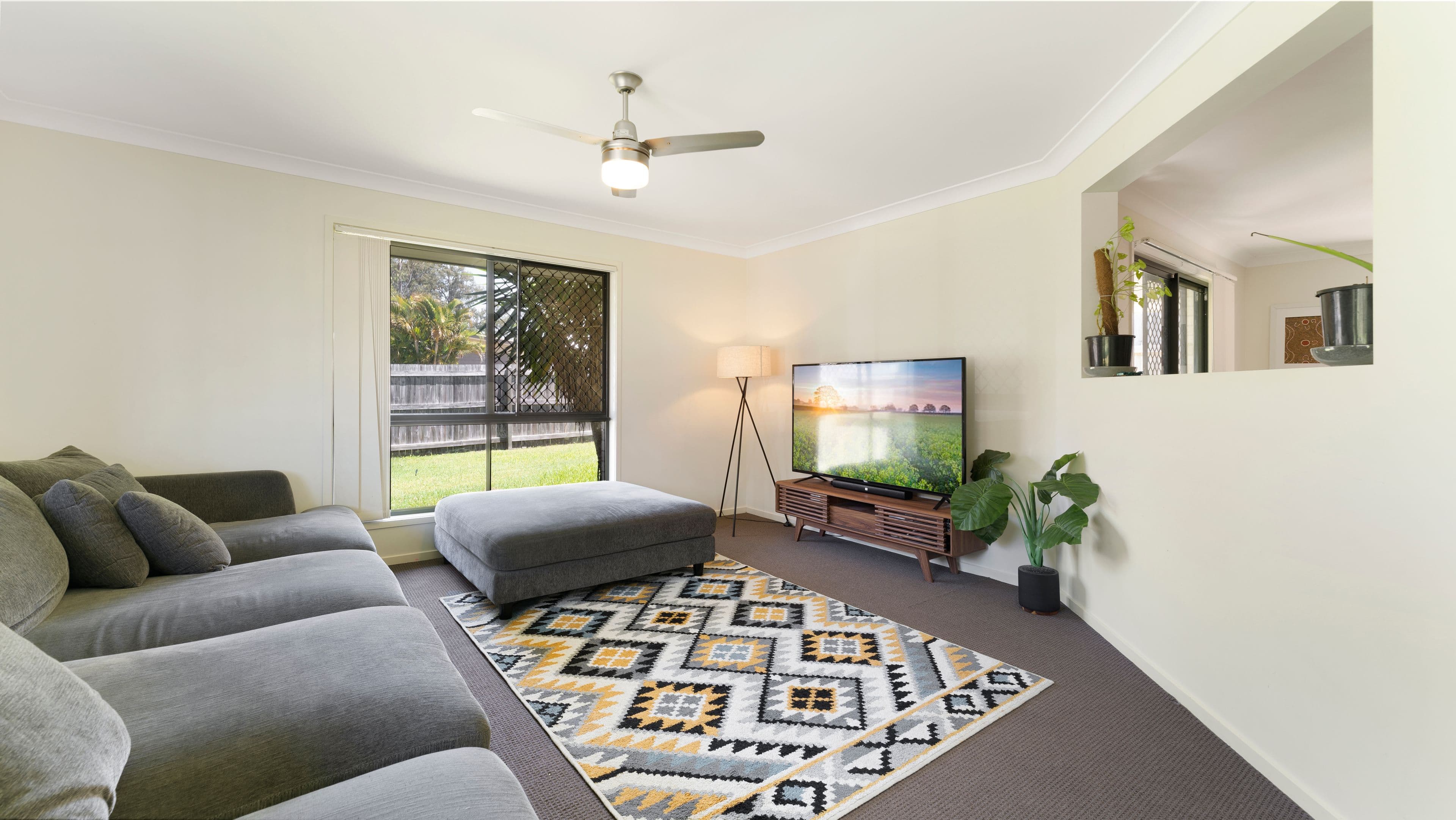 61 Rosella Street, Loganlea QLD 4131, Loganlea - Thumbnail 2