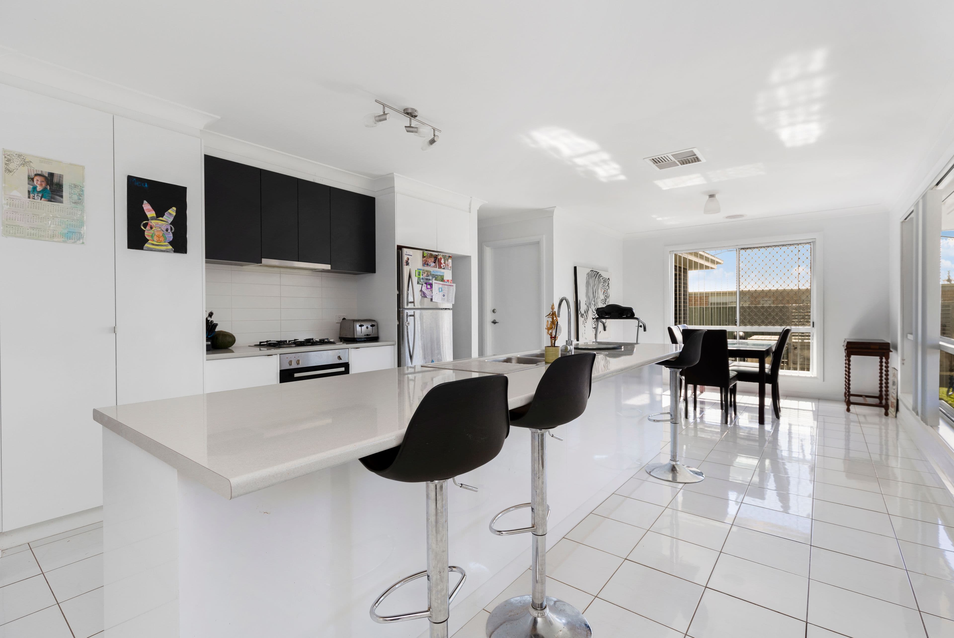 7 Melaleuca Drive, FOREST HILL NSW 2651, Forest Hill - Thumbnail 2