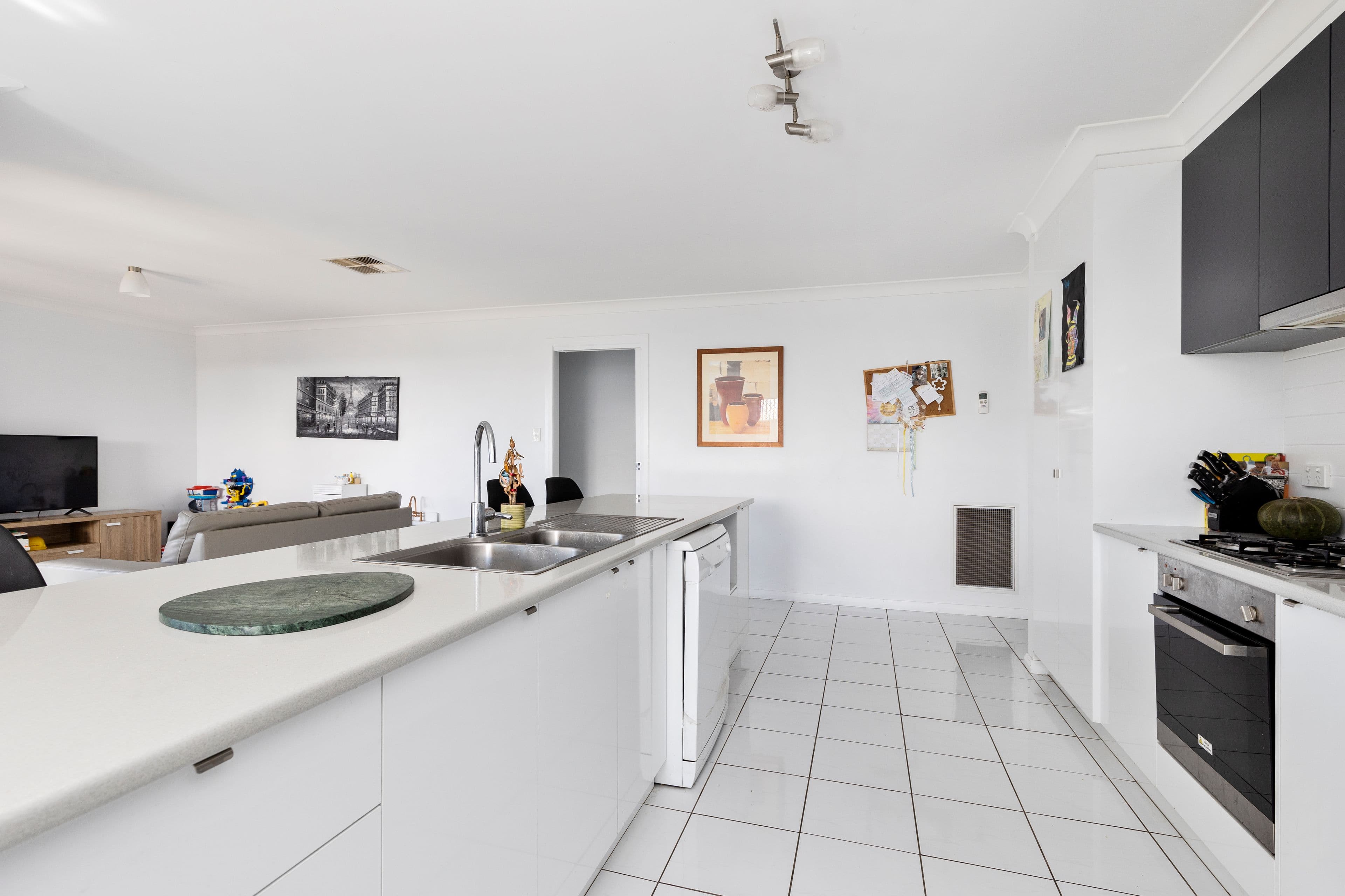 7 Melaleuca Drive, FOREST HILL NSW 2651, Forest Hill - Thumbnail 4