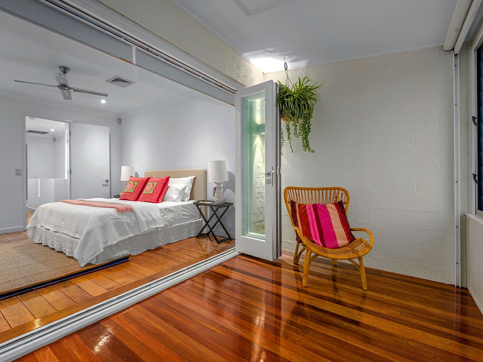 9 Isaac Street, Spring Hill QLD 4000, Spring Hill - Thumbnail 2