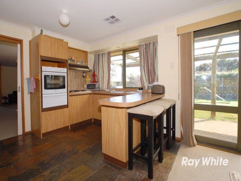 182 Monahans Road, CRANBOURNE VIC 3977, Cranbourne - Thumbnail 4