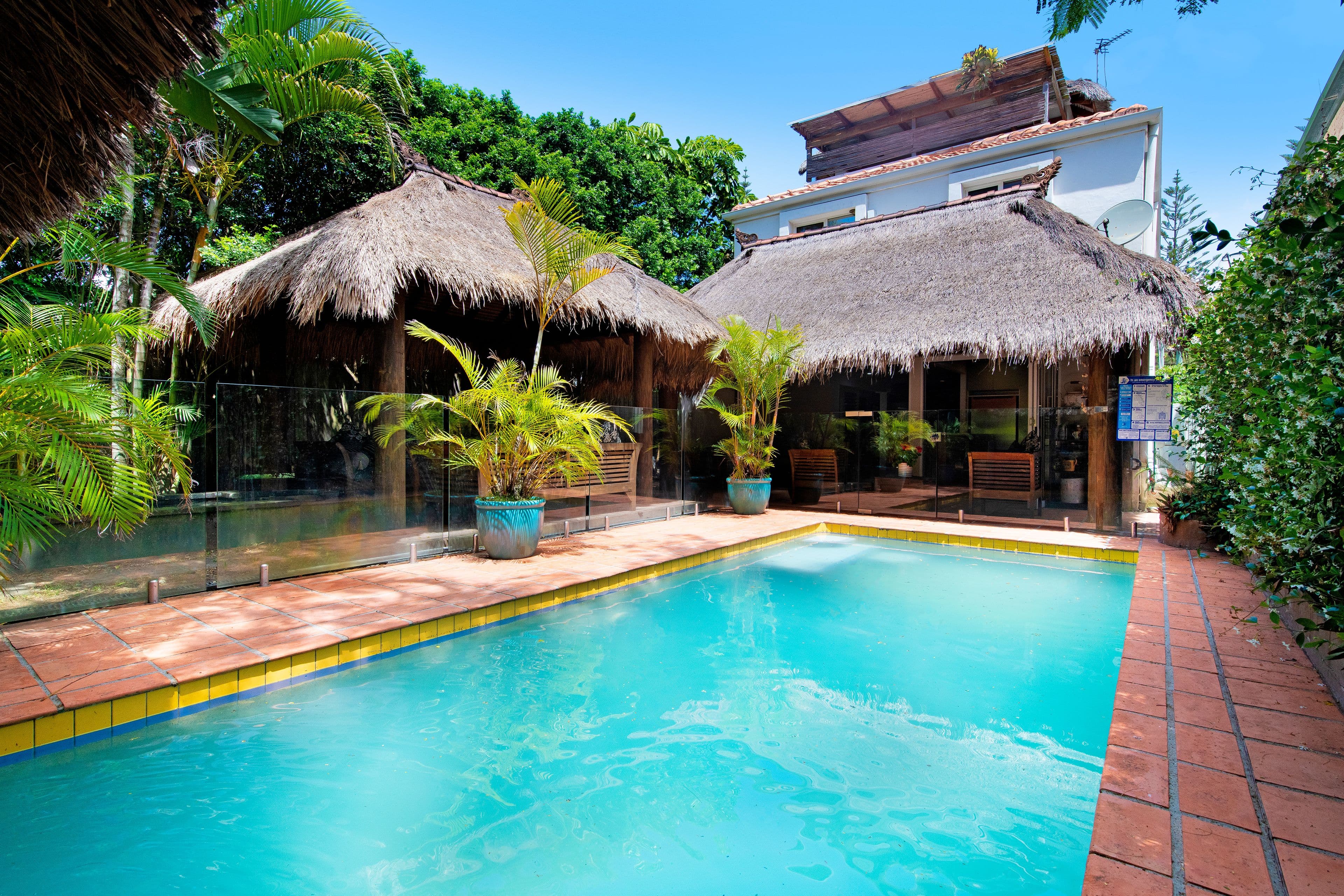 9 Hythe Street, Miami QLD 4220, Miami - Thumbnail 2