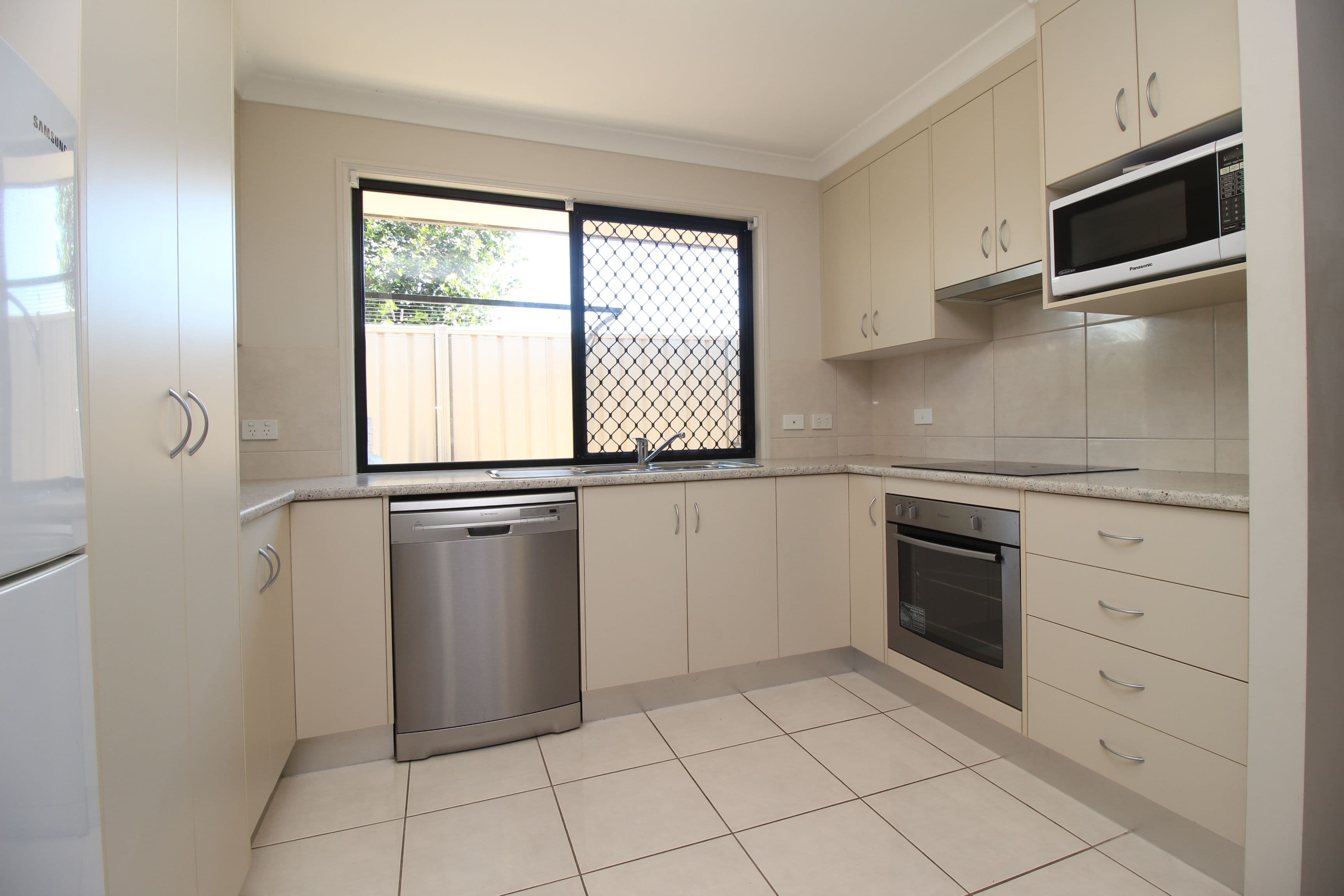 4 Parkway Street, Emerald QLD 4720, Emerald - Thumbnail 2