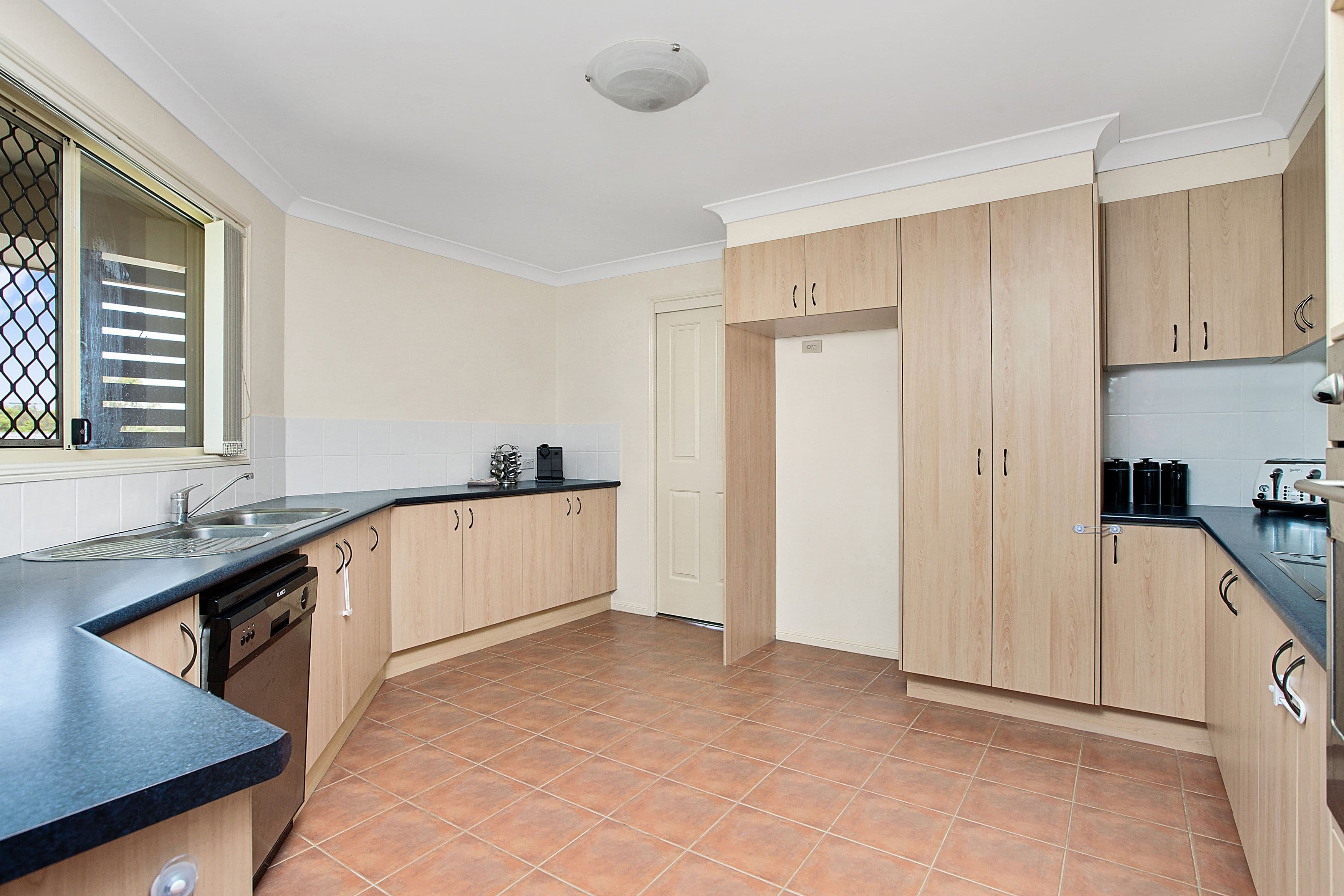 8 Adams Street, Mansfield, Mansfield - Thumbnail 4