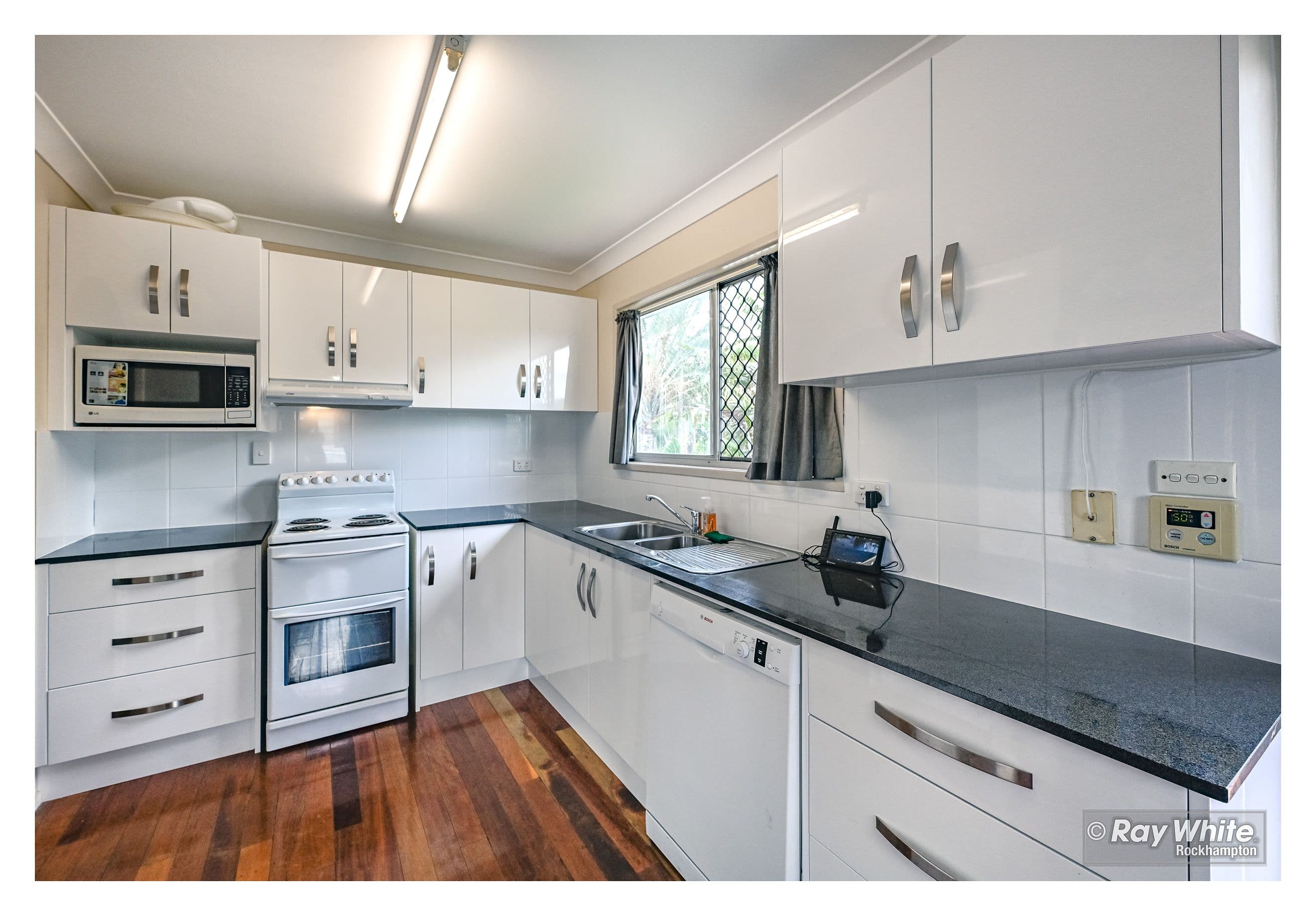 9 Macnevin Street, Norman Gardens QLD 4701, Norman Gardens - Thumbnail 4