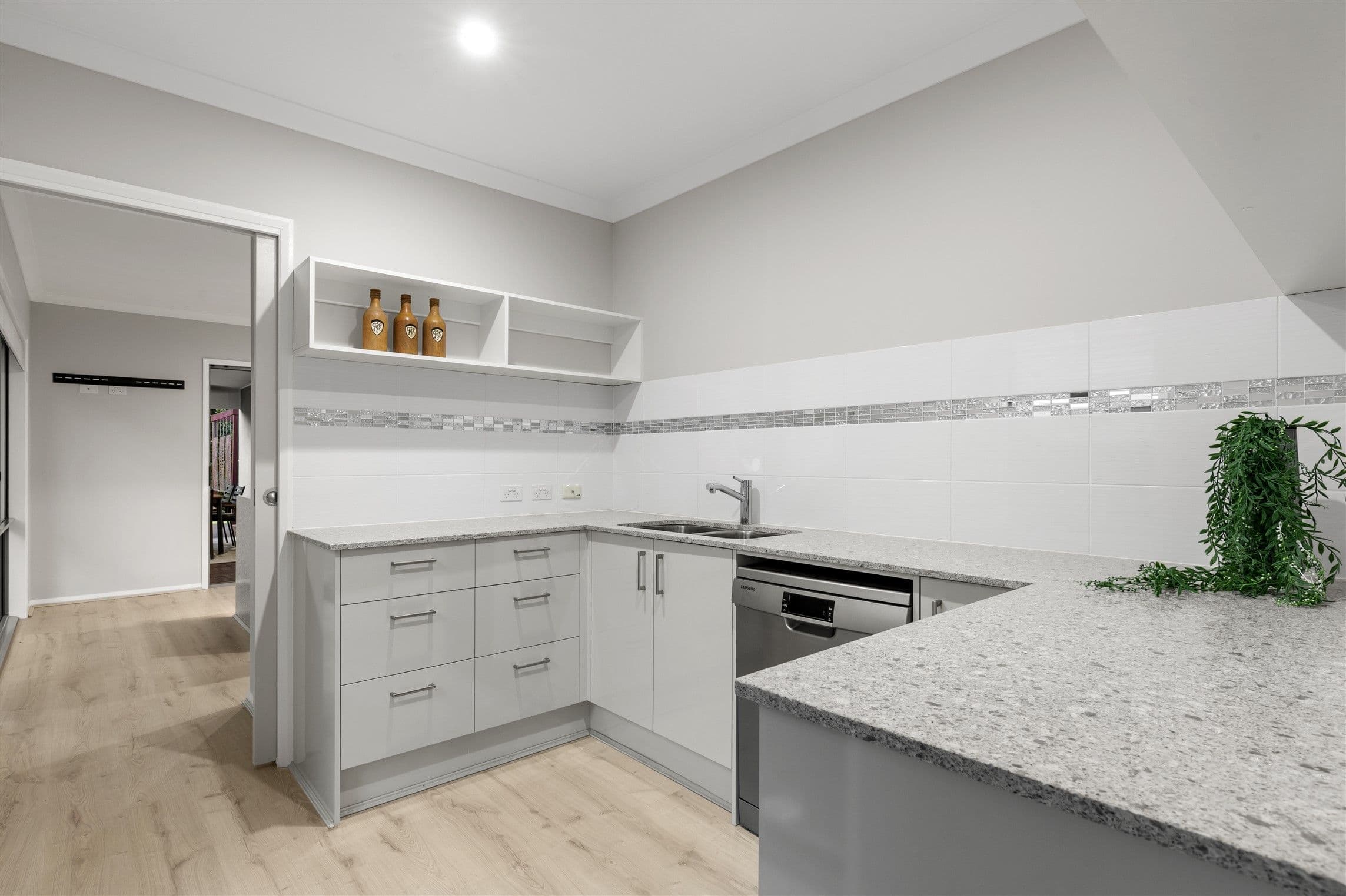 10 Araluen Street, Kedron QLD 4031, Kedron - Thumbnail 8