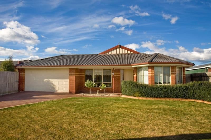 8 McCubbin Court, CORIO VIC 3214, Corio - Image 1