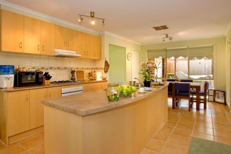 8 McCubbin Court, CORIO VIC 3214, Corio - Thumbnail 6