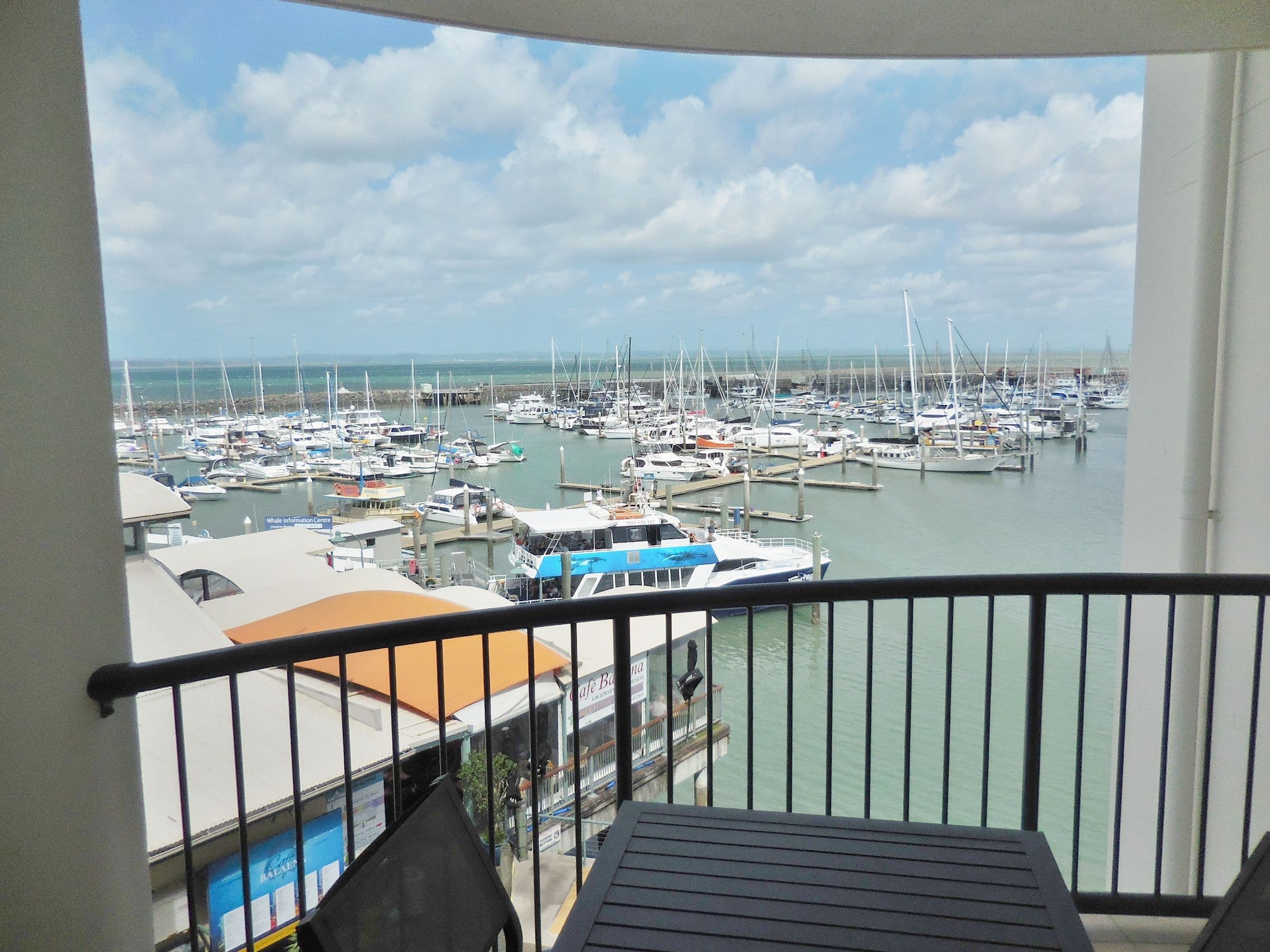 409 Mantra Resort - Buccaneer Drive, Urangan QLD 4655, Urangan - Image 1