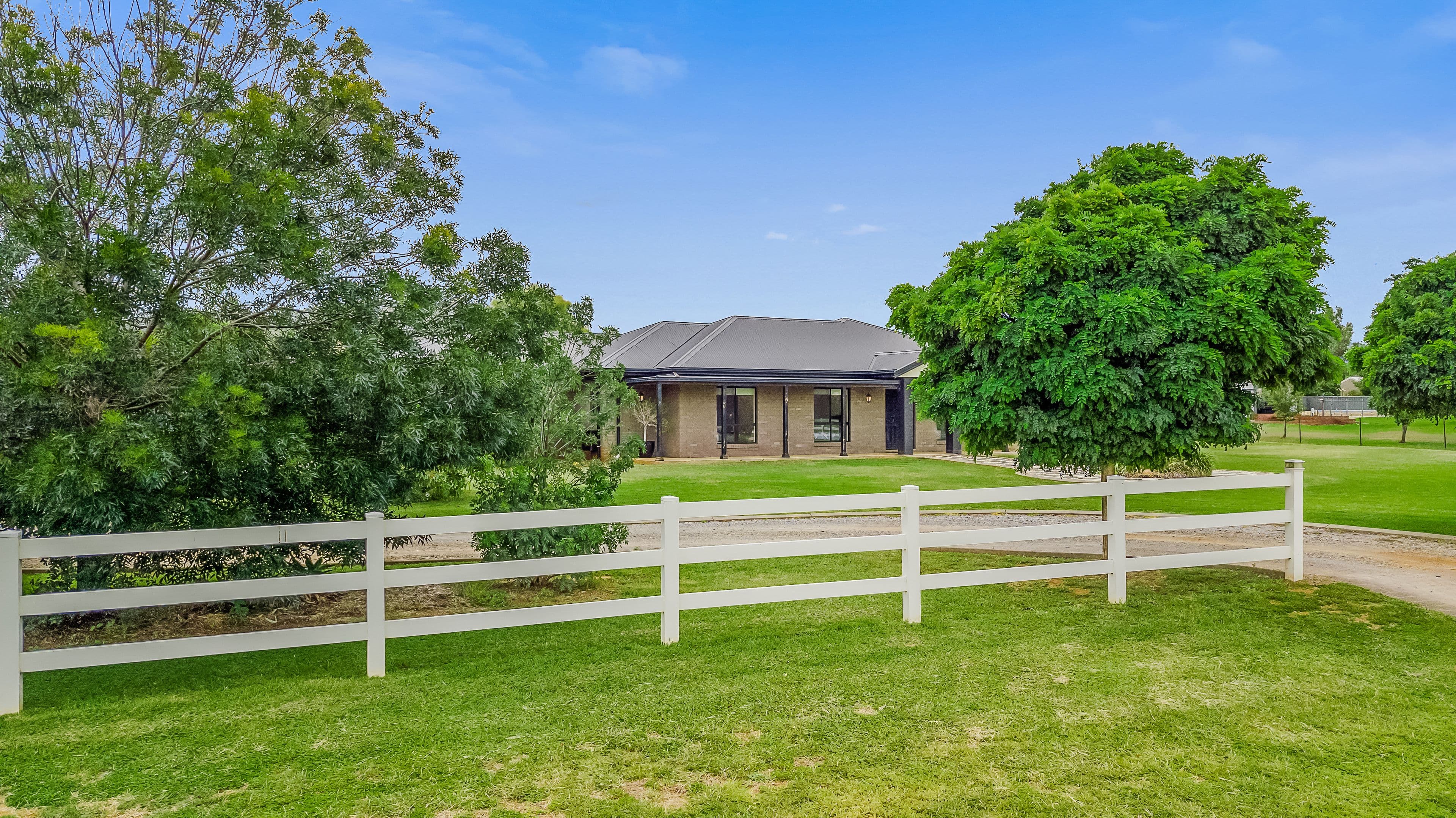 14 Sequoia Drive, Tamworth NSW 2340, Tamworth - Thumbnail 2