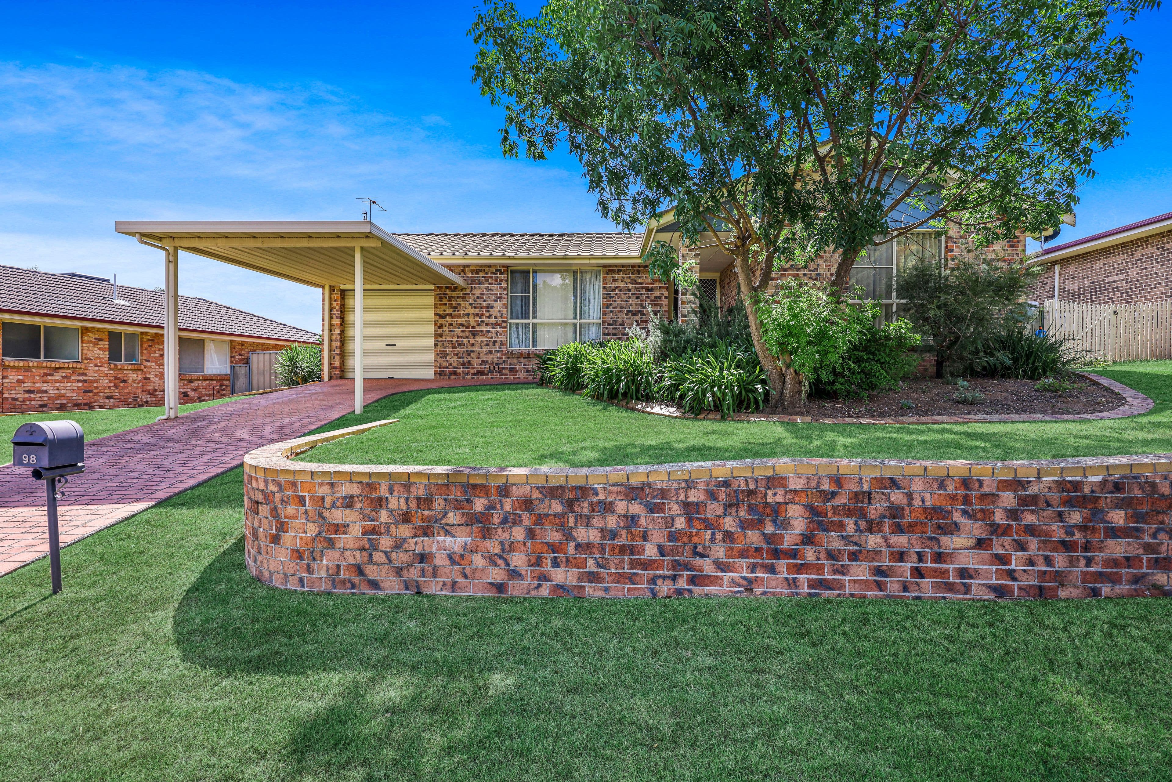 98 Lemon Gums Drive, Tamworth NSW 2340, Oxley Vale - Thumbnail 2