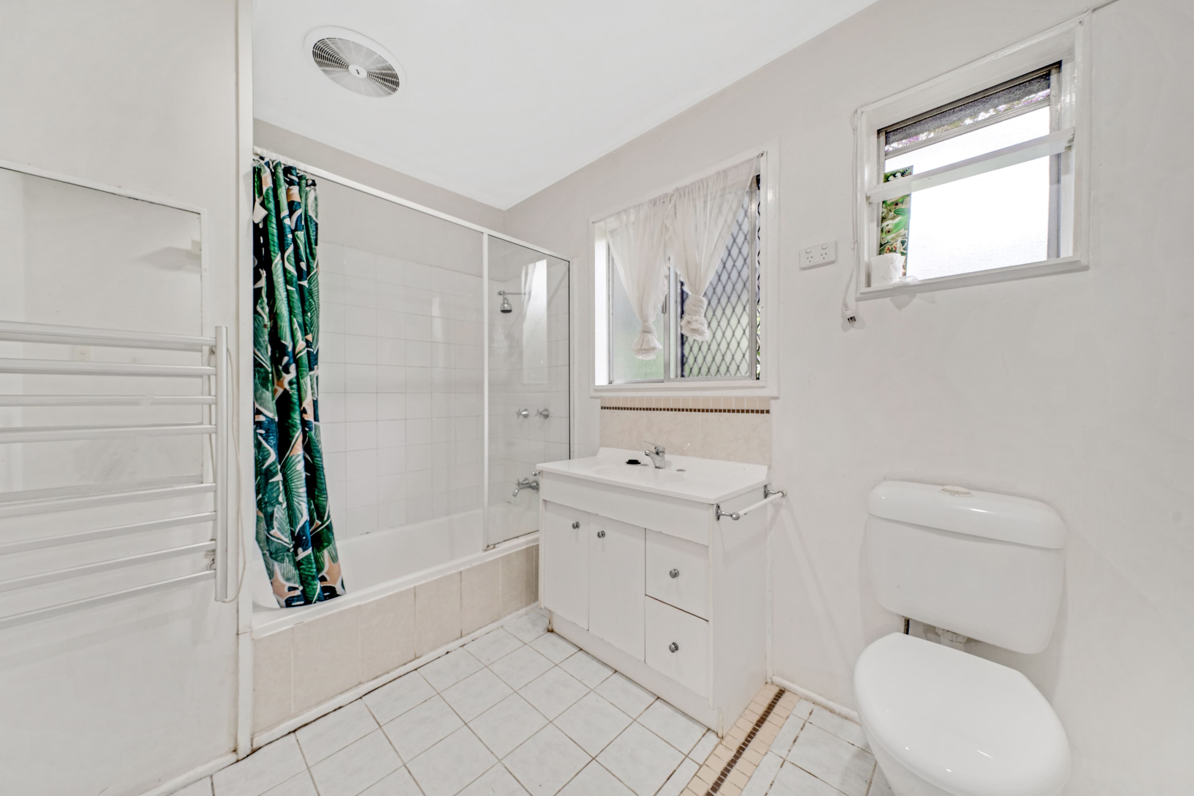 24 Ashvale Street, Kingston QLD 4114, Kingston - Thumbnail 5