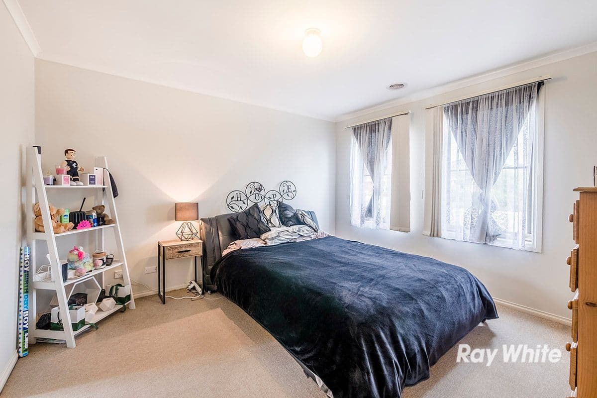 37 Honey Myrtle Way, Cranbourne VIC 3977, Cranbourne - Thumbnail 3