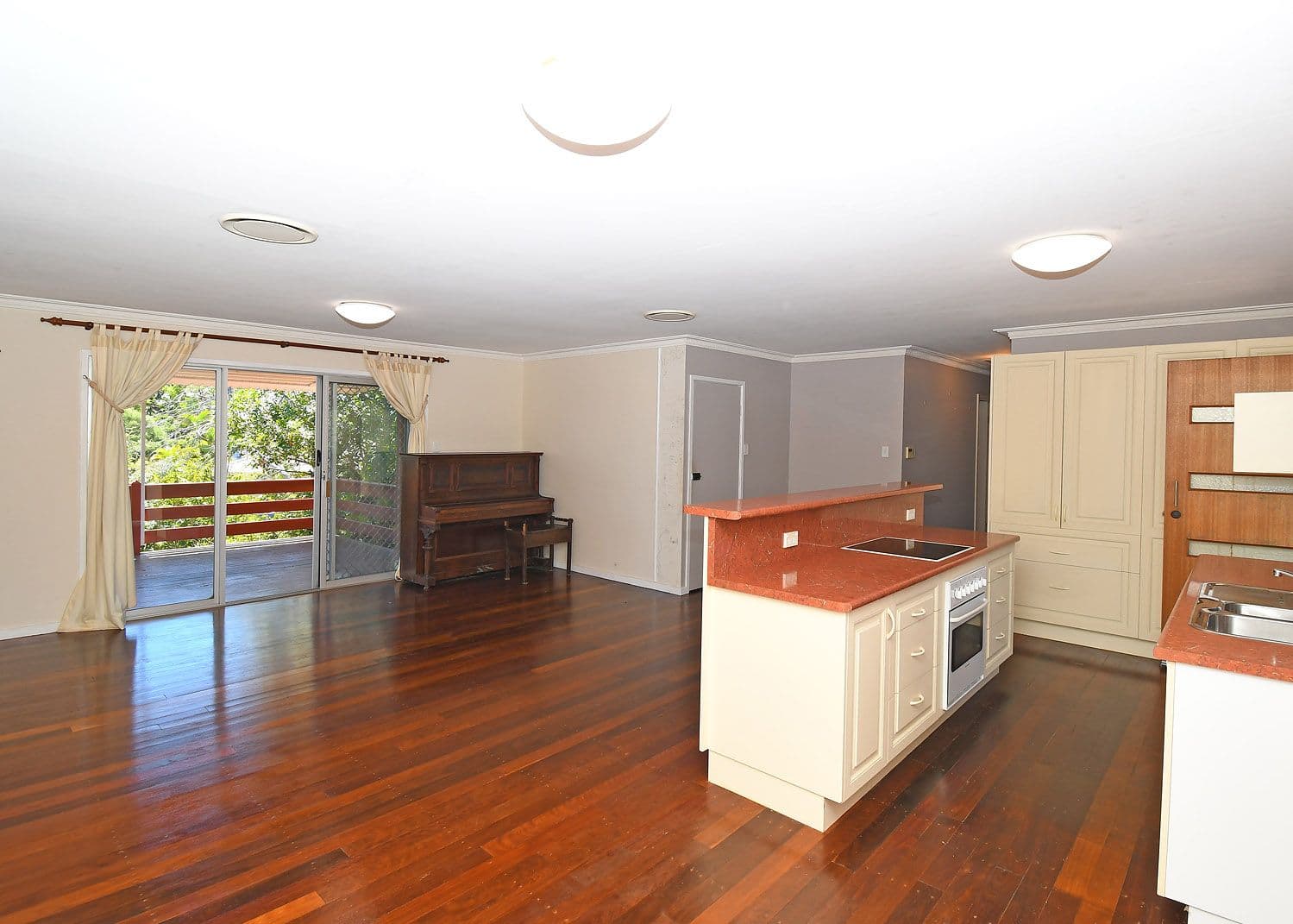 65 King Street, Urangan QLD 4655, Urangan - Thumbnail 5