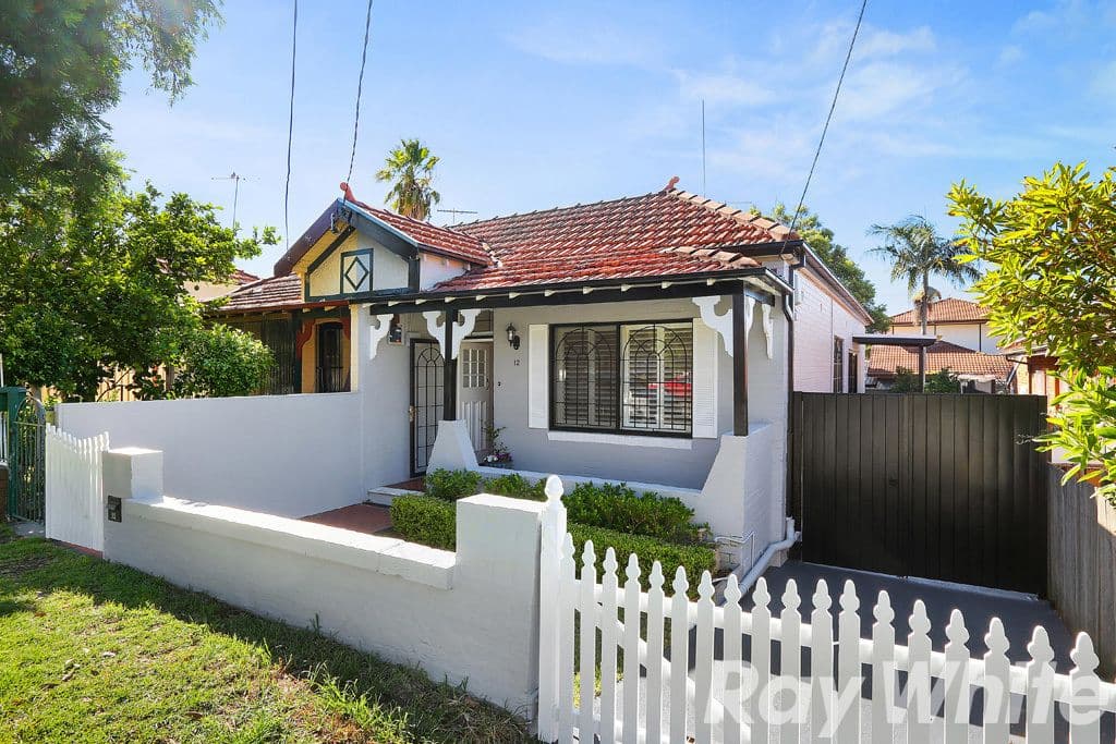13 Ward Avenue, Canterbury - Thumbnail 2