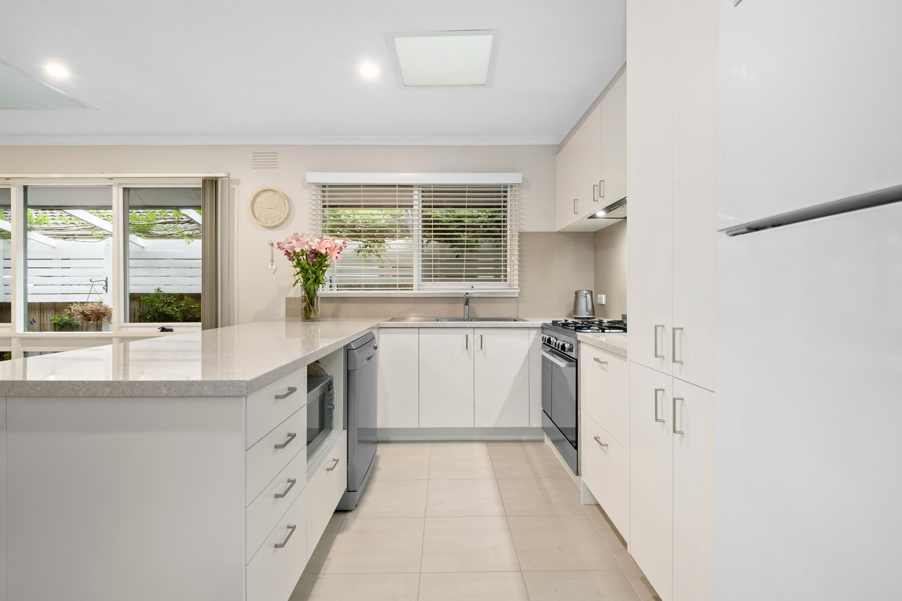 28 Mcmurtry Way, Frankston VIC 3199, Frankston - Thumbnail 2