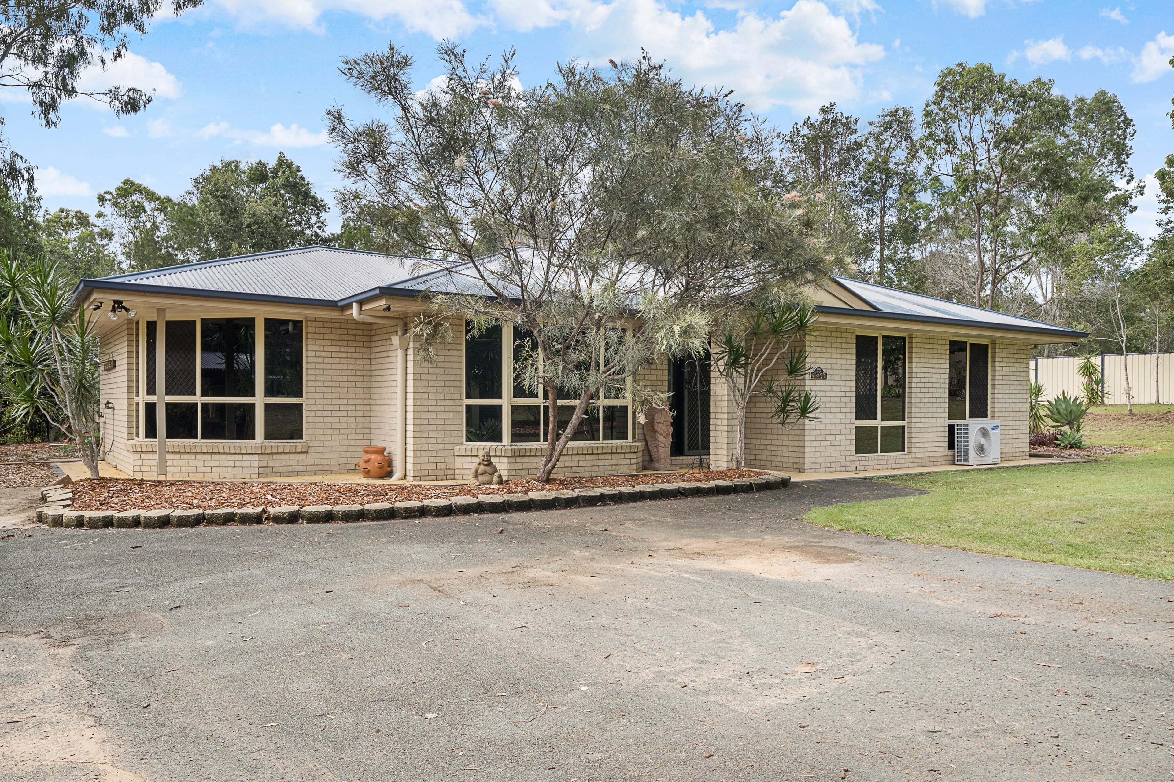 39 Jamboree Close, Greenbank QLD 4124, Greenbank - Thumbnail 2