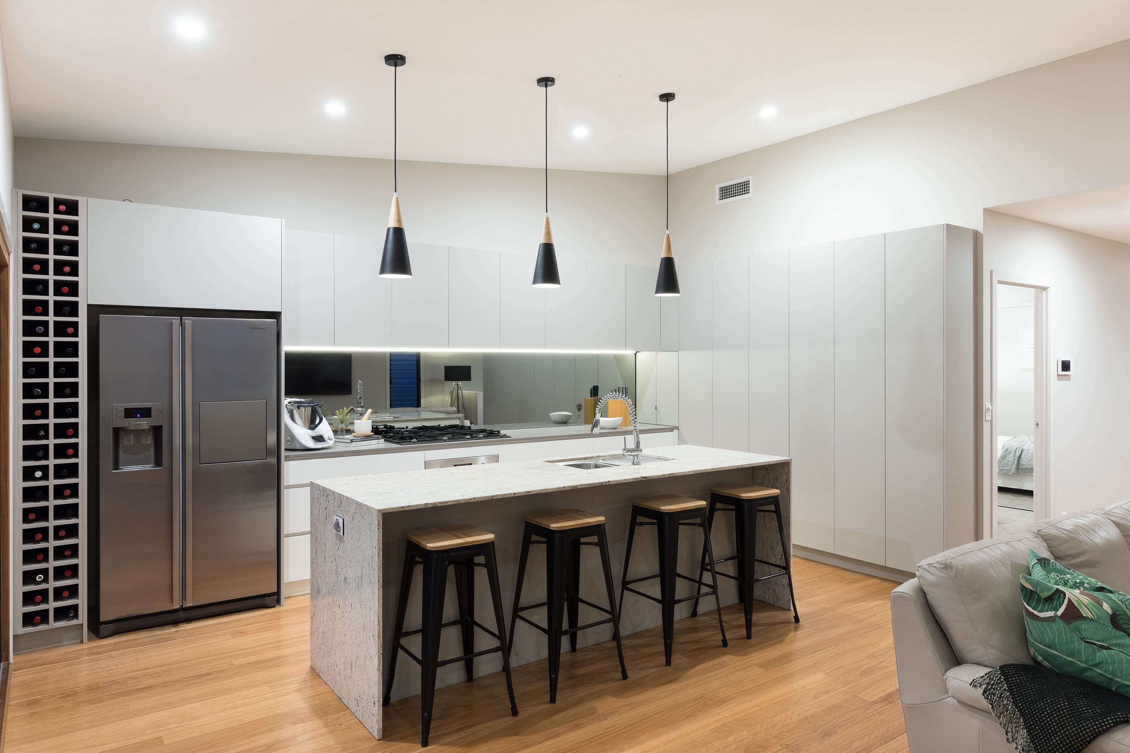 11 Hobart Avenue, Camp Hill QLD 4152, Camp Hill - Thumbnail 4