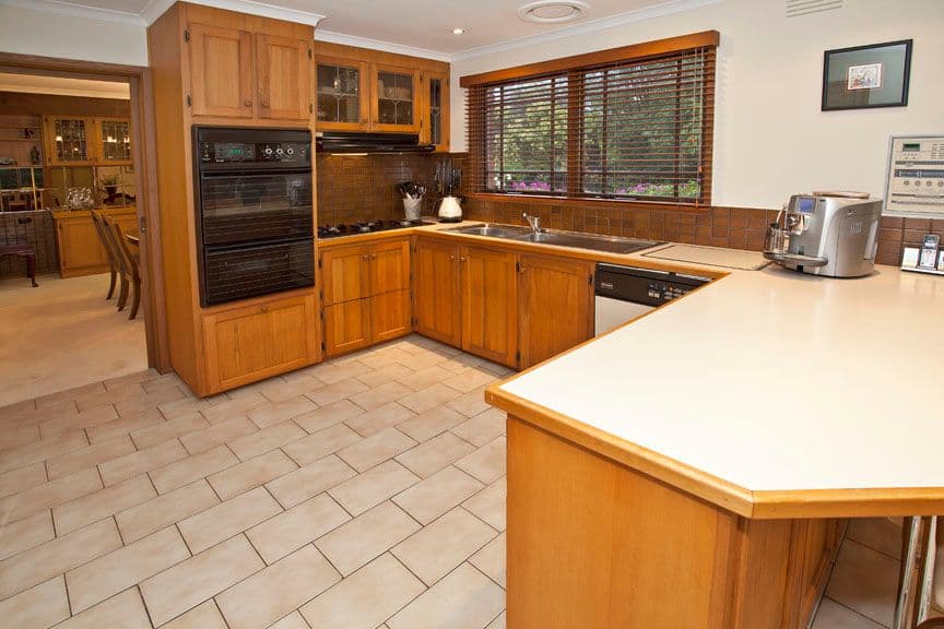 46 Alex Avenue, WHEELERS HILL VIC 3150, Wheelers Hill - Thumbnail 2