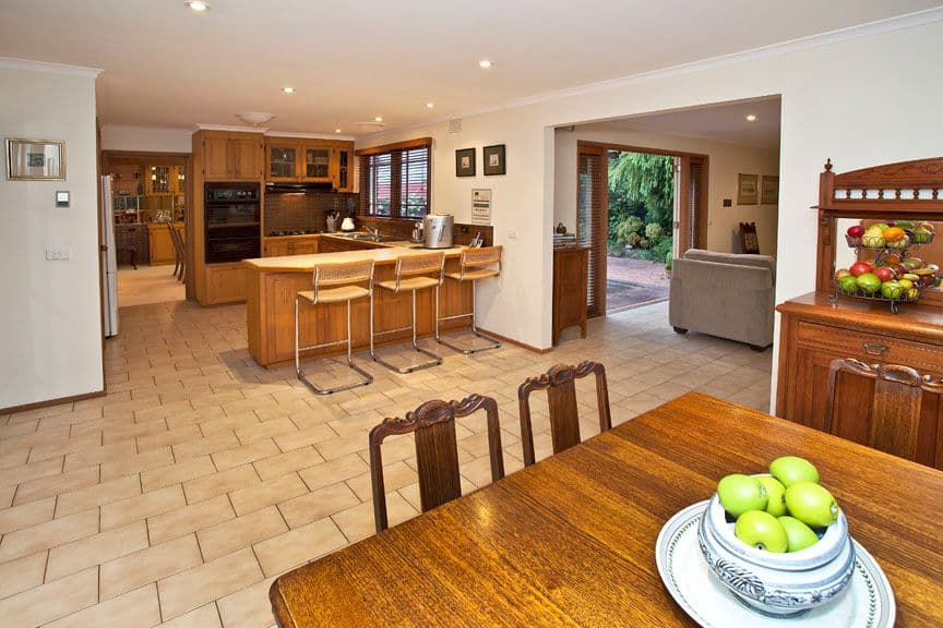 46 Alex Avenue, WHEELERS HILL VIC 3150, Wheelers Hill - Thumbnail 3