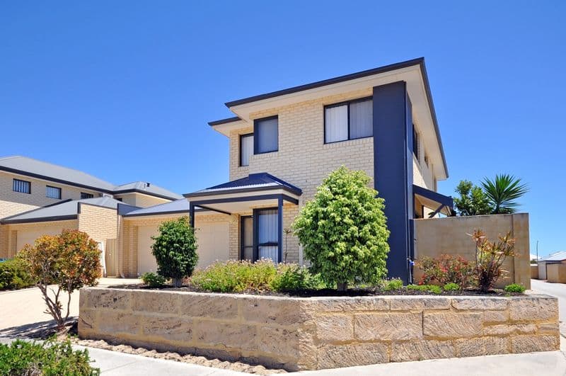 4 Barnfield Drive, Ellenbrook WA 6069, Ellenbrook - Thumbnail 2