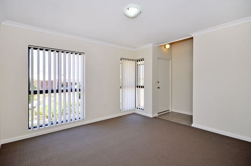 4 Barnfield Drive, Ellenbrook WA 6069, Ellenbrook - Thumbnail 3