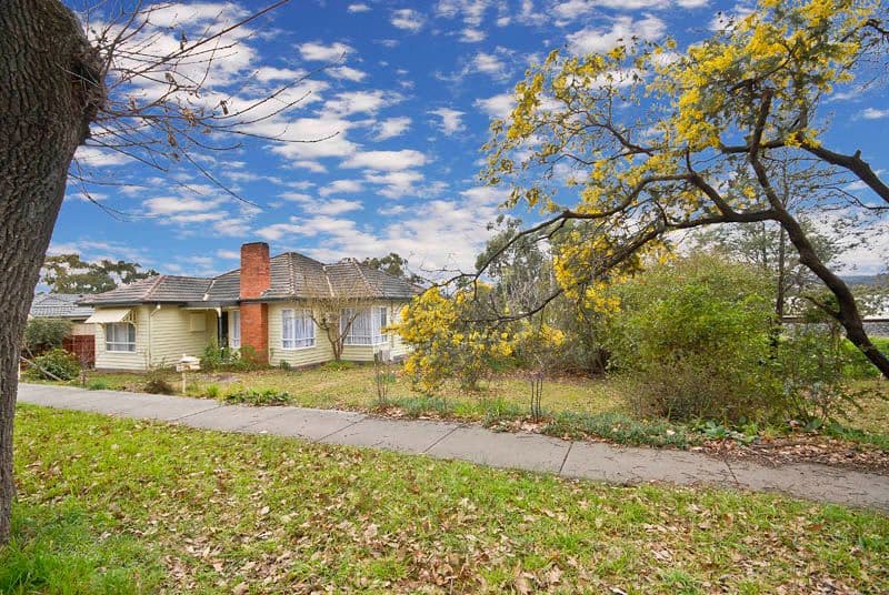 10 Cave Hill Road, LILYDALE VIC 3140, Lilydale - Thumbnail 2