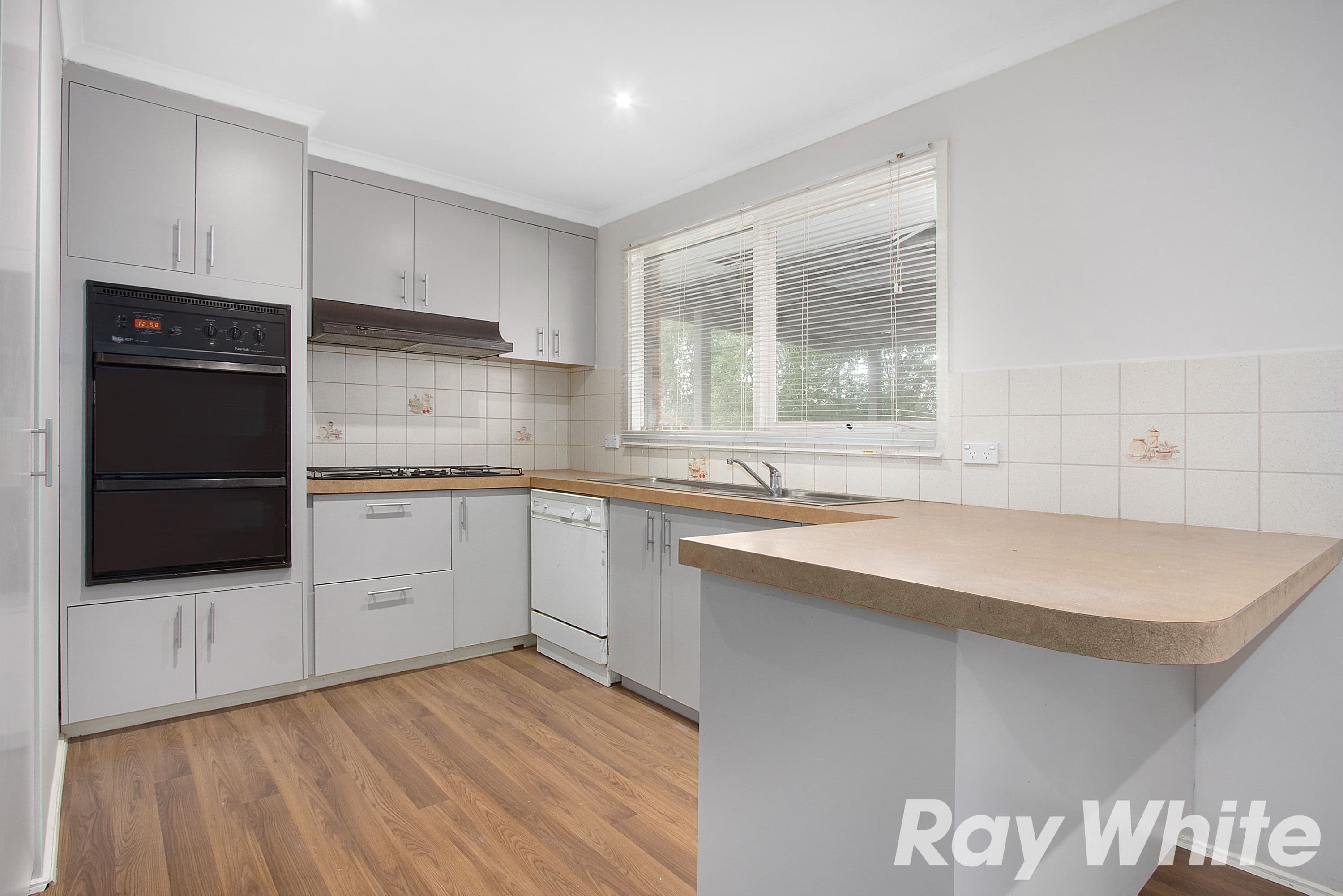 2 Funston Court, Pakenham VIC 3810, Pakenham - Thumbnail 2