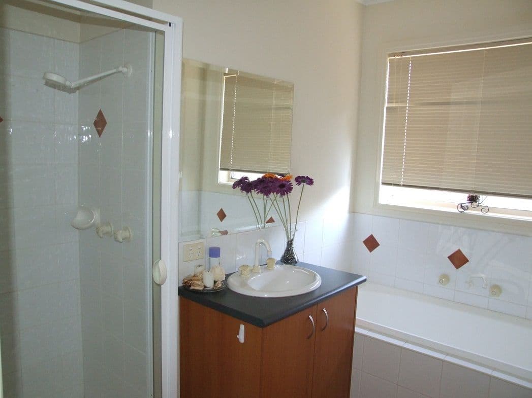 73  Kirkton Drive, KURUNJANG VIC 3337, Kurunjang - Thumbnail 7