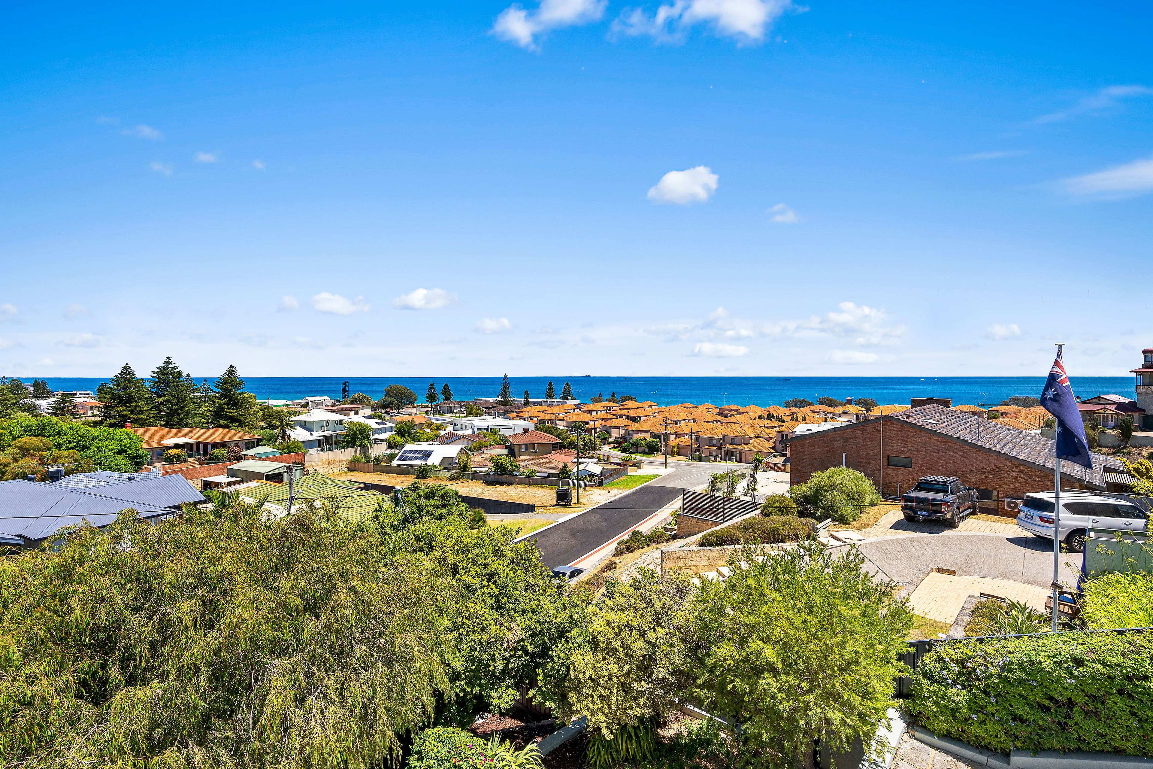 5 Hawkins Avenue, Sorrento WA 6020, Sorrento - Thumbnail 2