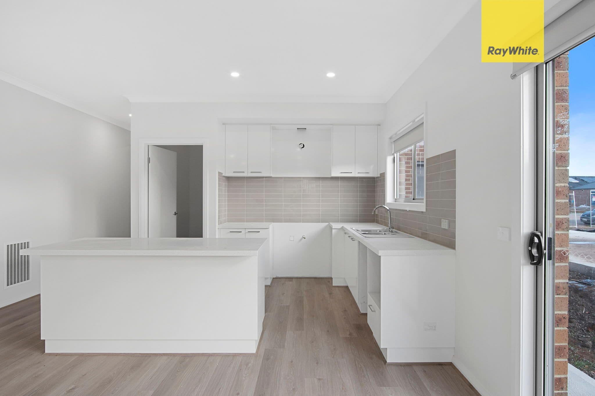 46 Moroka Avenue, Melton South VIC 3338, Melton South - Thumbnail 6