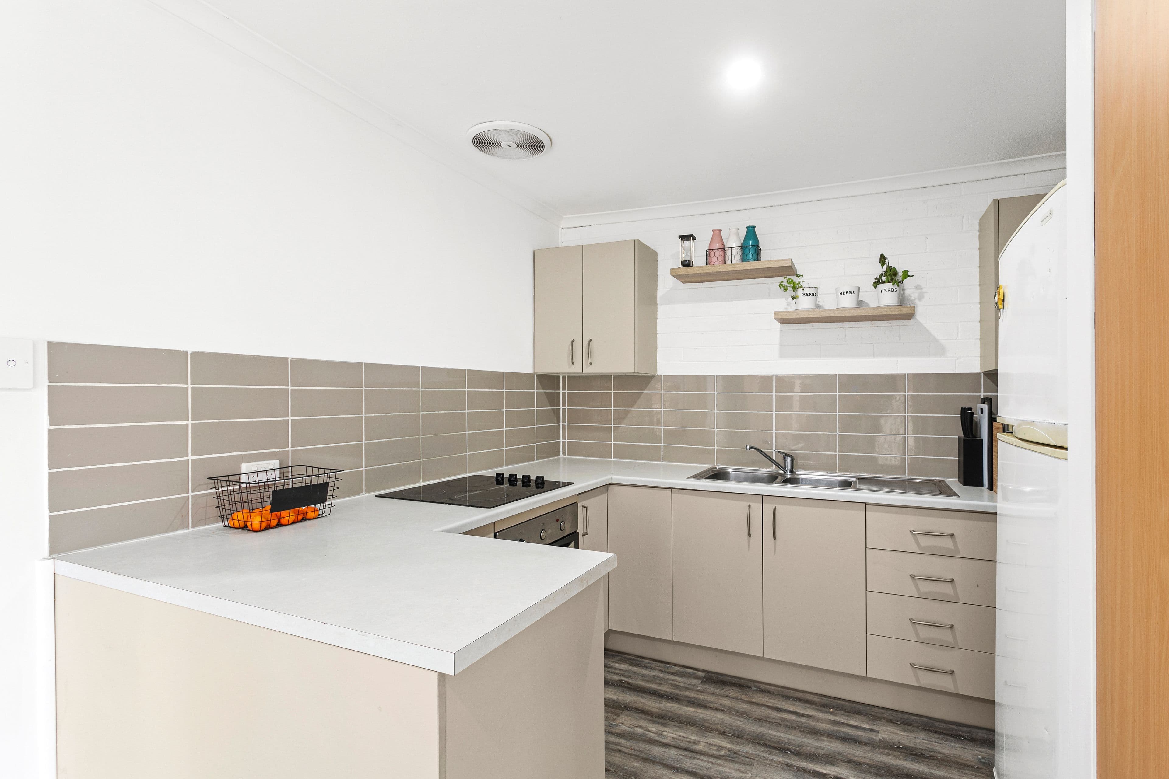 42A Cawdell Drive, Albion Park NSW 2527, Albion Park - Thumbnail 2