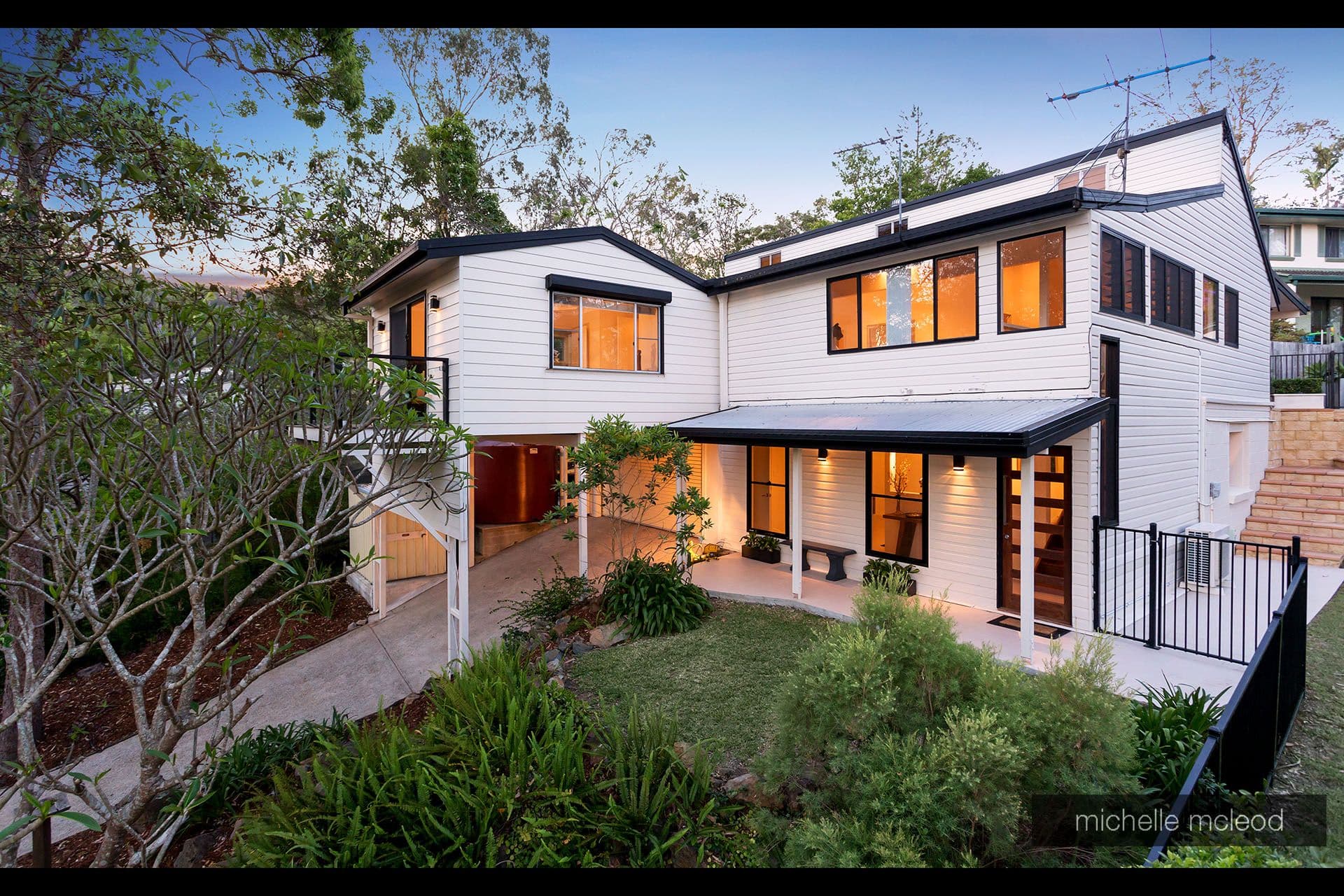 17 Brindabella Street, Chapel Hill QLD 4069, Chapel Hill - Thumbnail 2
