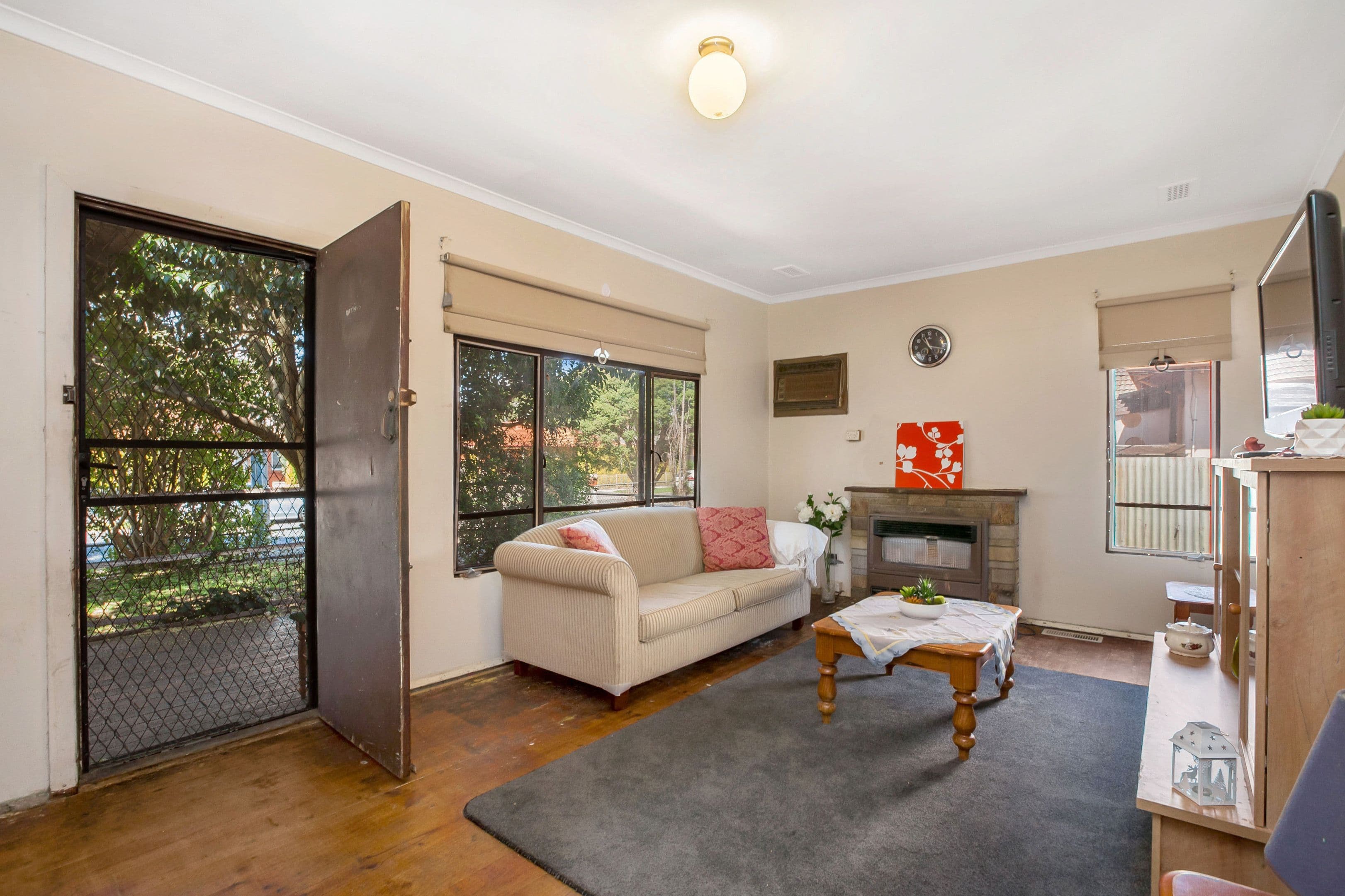 24 Elm Street, Preston VIC 3072, Preston - Thumbnail 2