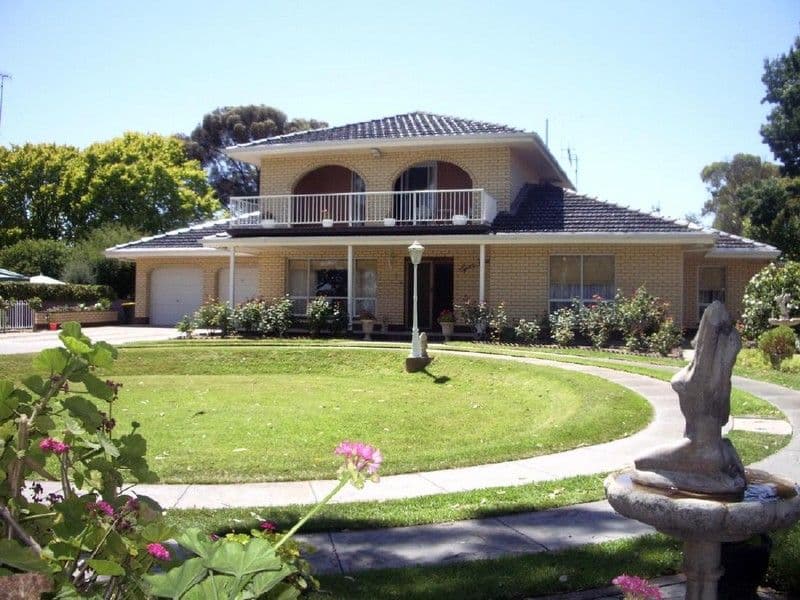 14 Naracoorte Road, BORDERTOWN SA 5268, Bordertown - Image 1