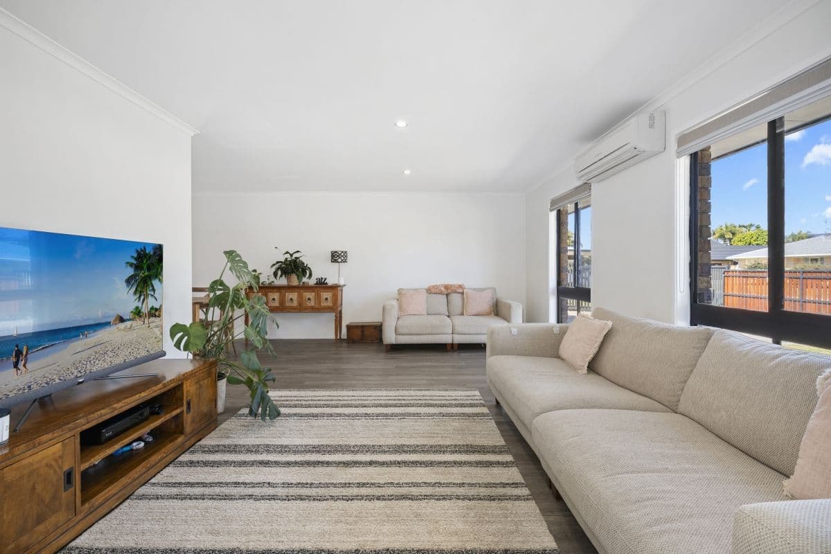17 Holbrook Way, Elanora QLD 4221, Elanora - Thumbnail 4